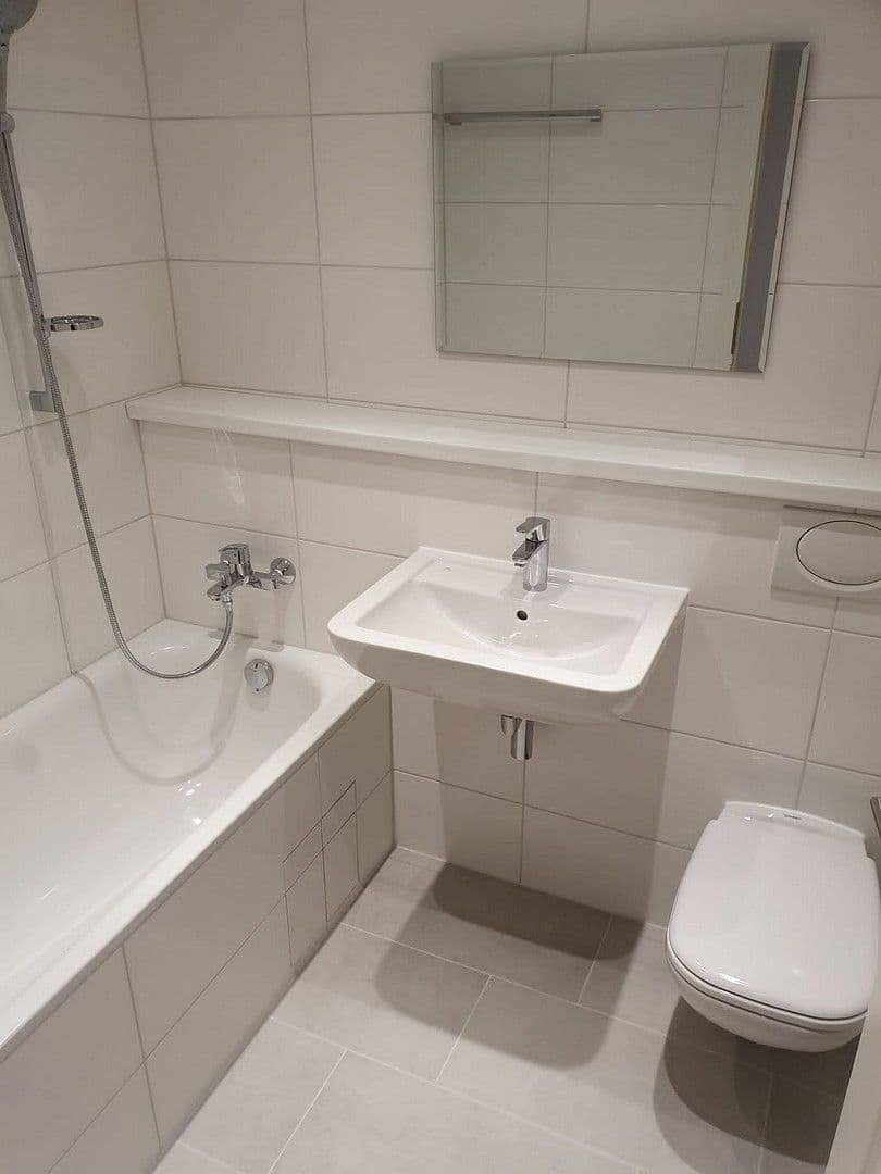 Prenájom bytu 1-izbový 40 m², Münchnerstr., Kr. München - Unterhaching, Bavorsko Prenájom bytu 1-izbový 40 m², Münchnerstr., Kr. München - Unterhaching, Bavorsko