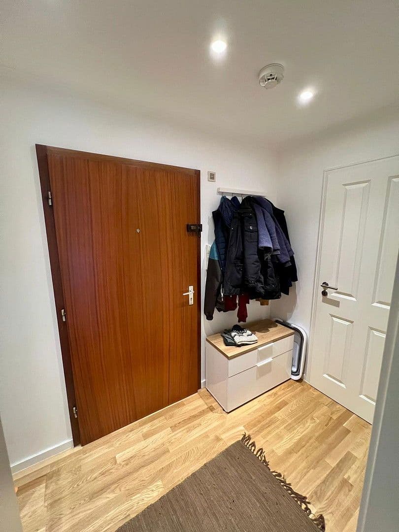 Prenájom bytu 1-izbový 40 m², Münchnerstr., Kr. München - Unterhaching, Bavorsko Prenájom bytu 1-izbový 40 m², Münchnerstr., Kr. München - Unterhaching, Bavorsko