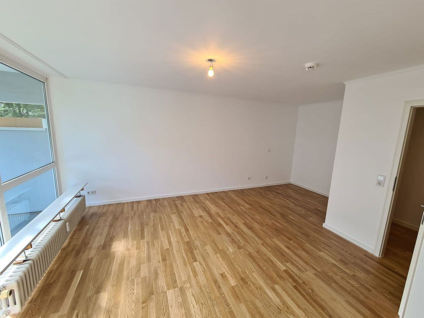 Prenájom bytu 1-izbový 40 m², Münchnerstr., Kr. München - Unterhaching, Bavorsko Prenájom bytu 1-izbový 40 m², Münchnerstr., Kr. München - Unterhaching, Bavorsko