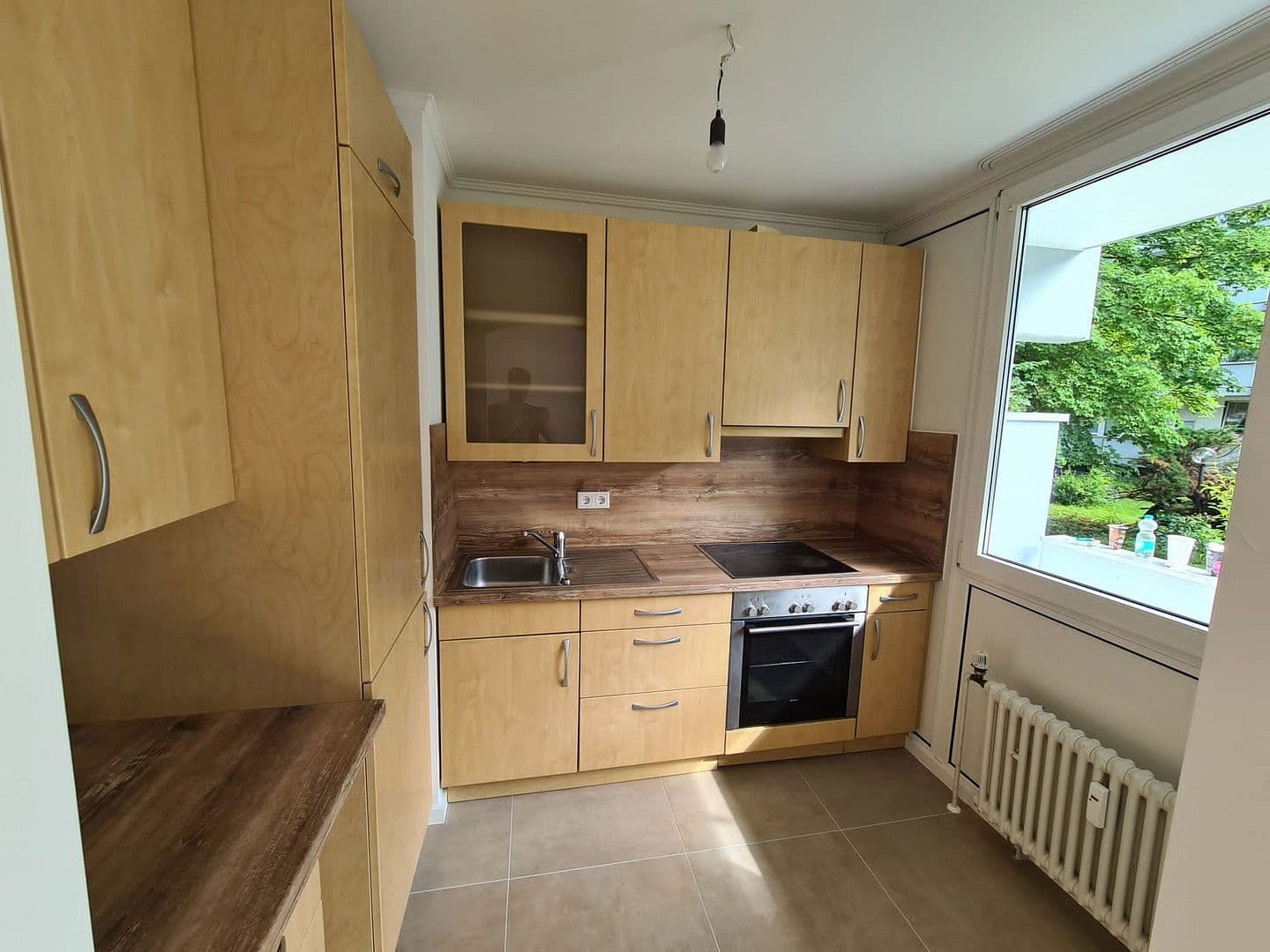 Prenájom bytu 1-izbový 40 m², Münchnerstr., Kr. München - Unterhaching, Bavorsko Prenájom bytu 1-izbový 40 m², Münchnerstr., Kr. München - Unterhaching, Bavorsko