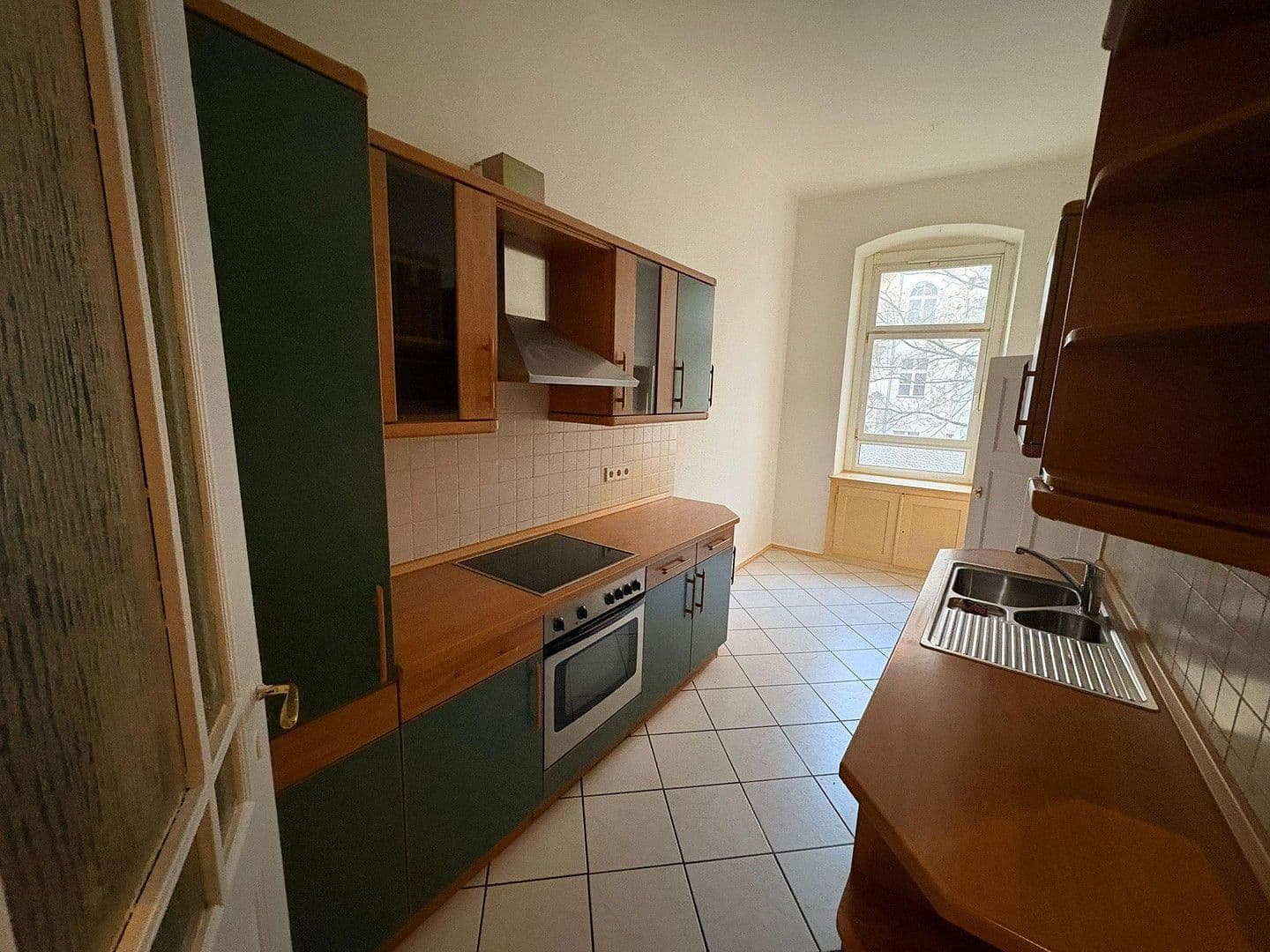 Prenájom bytu 3-izbový 85 m², Duisburgerstr. 15, Berlin, Berlín Prenájom bytu 3-izbový 85 m², Duisburgerstr. 15, Berlin, Berlín