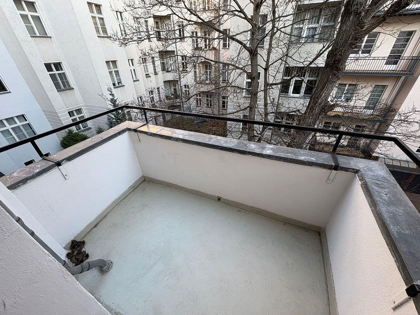 Prenájom bytu 3-izbový 85 m², Duisburgerstr. 15, Berlin, Berlín Prenájom bytu 3-izbový 85 m², Duisburgerstr. 15, Berlin, Berlín