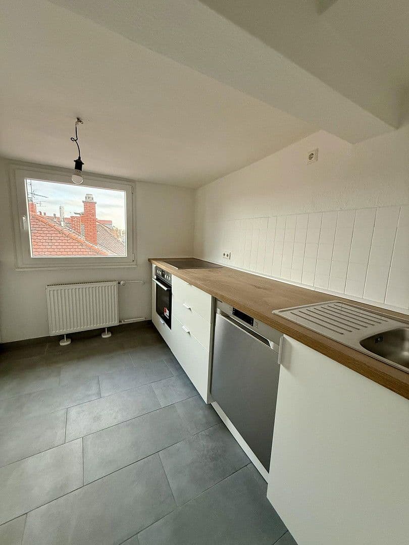 Prenájom bytu 2-izbový 85 m², Gartenstraße 30, Ludwigshafen am Rhein, Porýnie-Falcko Prenájom bytu 2-izbový 85 m², Gartenstraße 30, Ludwigshafen am Rhein, Porýnie-Falcko