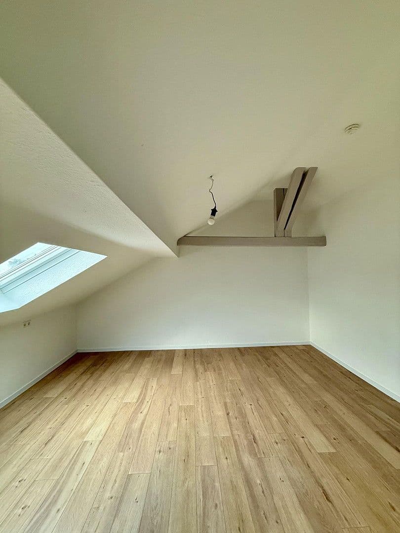 Prenájom bytu 2-izbový 85 m², Gartenstraße 30, Ludwigshafen am Rhein, Porýnie-Falcko Prenájom bytu 2-izbový 85 m², Gartenstraße 30, Ludwigshafen am Rhein, Porýnie-Falcko