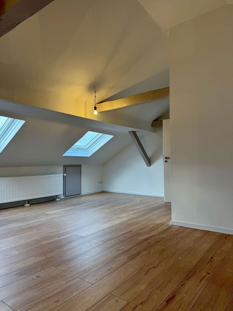 Prenájom bytu 2-izbový 85 m², Gartenstraße 30, Ludwigshafen am Rhein, Porýnie-Falcko Prenájom bytu 2-izbový 85 m², Gartenstraße 30, Ludwigshafen am Rhein, Porýnie-Falcko