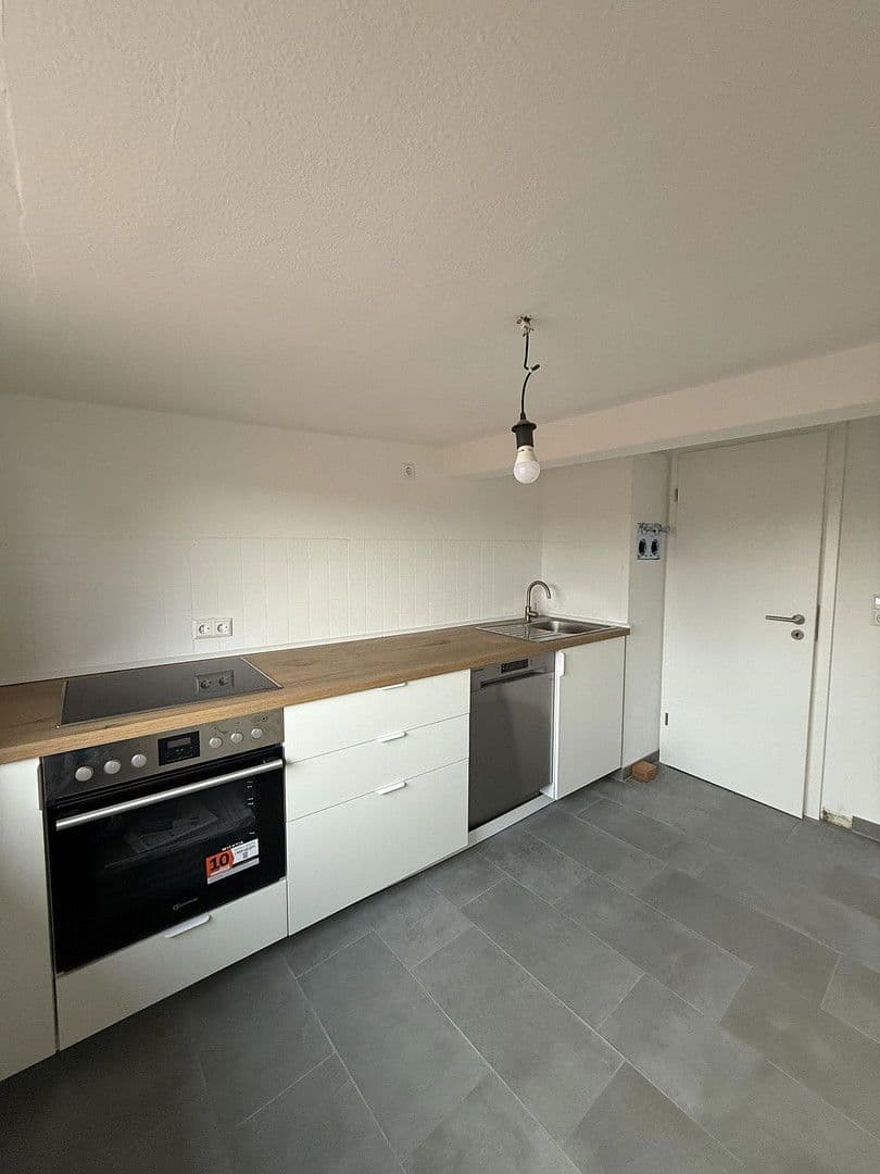 Prenájom bytu 2-izbový 85 m², Gartenstraße 30, Ludwigshafen am Rhein, Porýnie-Falcko Prenájom bytu 2-izbový 85 m², Gartenstraße 30, Ludwigshafen am Rhein, Porýnie-Falcko