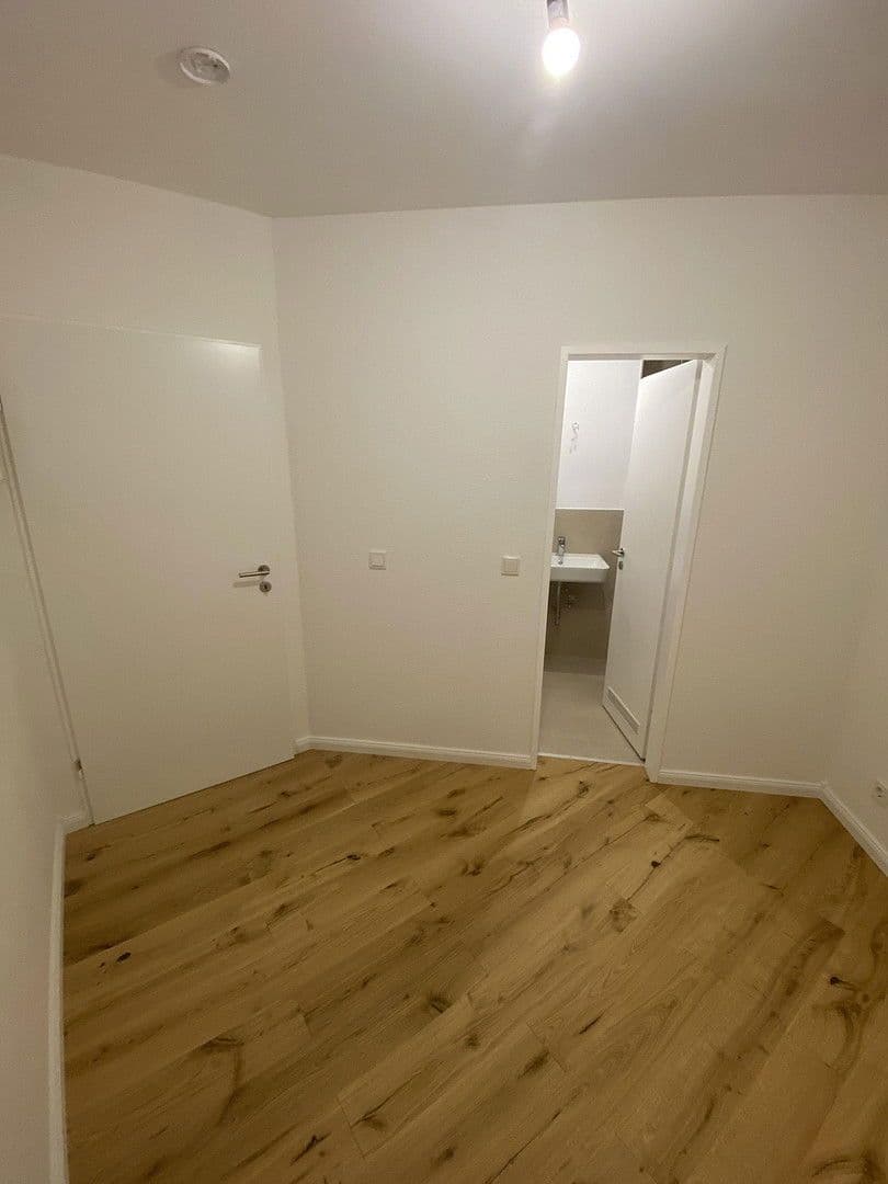 Prenájom bytu 1-izbový 55 m², Köln, Severné Porýnie - Westfálsko Prenájom bytu 1-izbový 55 m², Köln, Severné Porýnie - Westfálsko