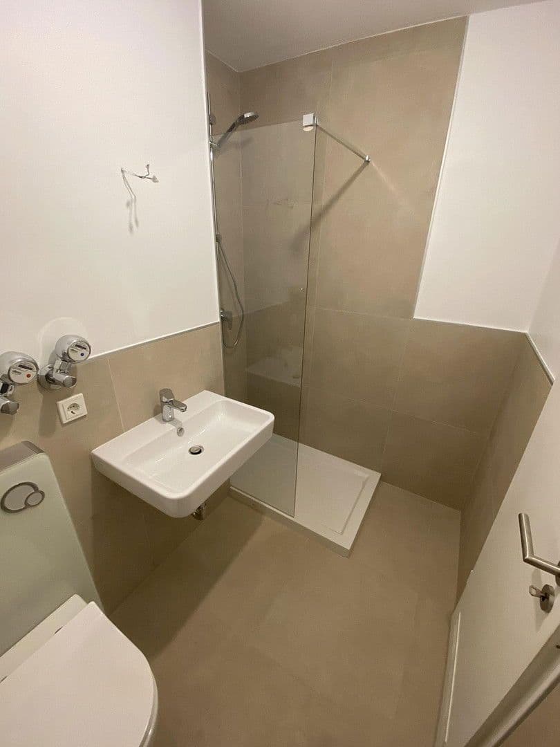 Prenájom bytu 1-izbový 55 m², Köln, Severné Porýnie - Westfálsko Prenájom bytu 1-izbový 55 m², Köln, Severné Porýnie - Westfálsko