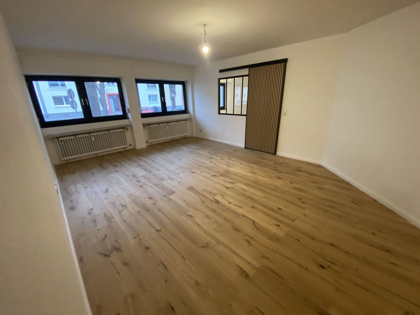 Prenájom bytu 1-izbový 55 m², Köln, Severné Porýnie - Westfálsko Prenájom bytu 1-izbový 55 m², Köln, Severné Porýnie - Westfálsko