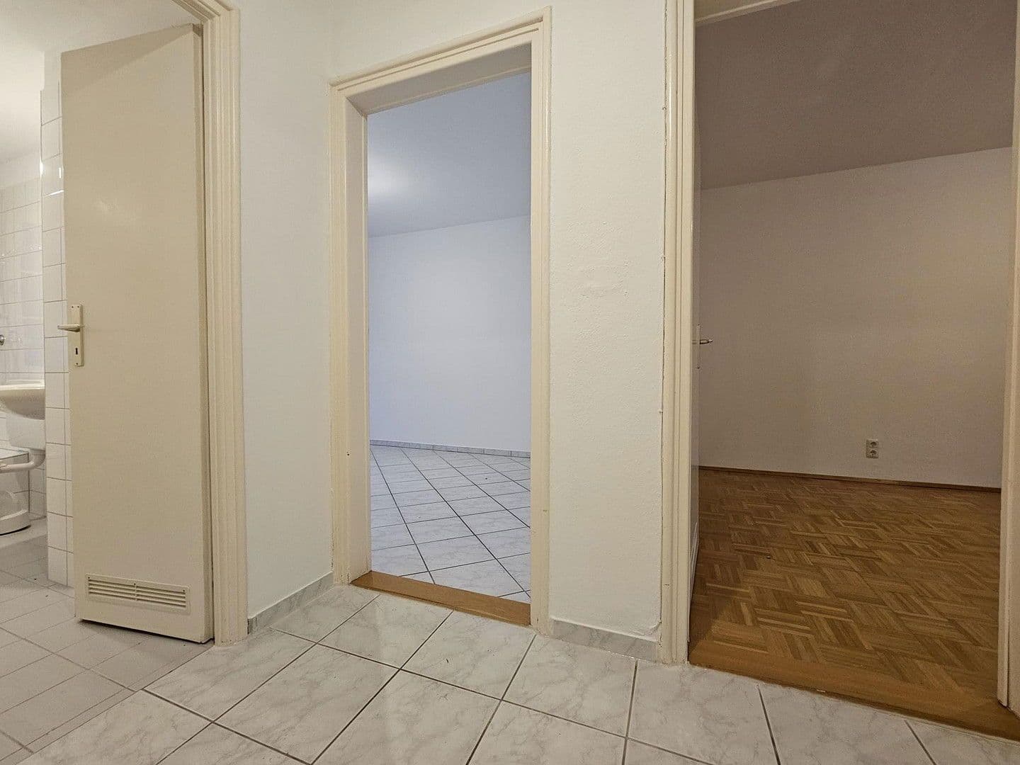 Prenájom bytu 2-izbový 47 m², Oberbiberger Straße 10, München, Bavorsko Prenájom bytu 2-izbový 47 m², Oberbiberger Straße 10, München, Bavorsko