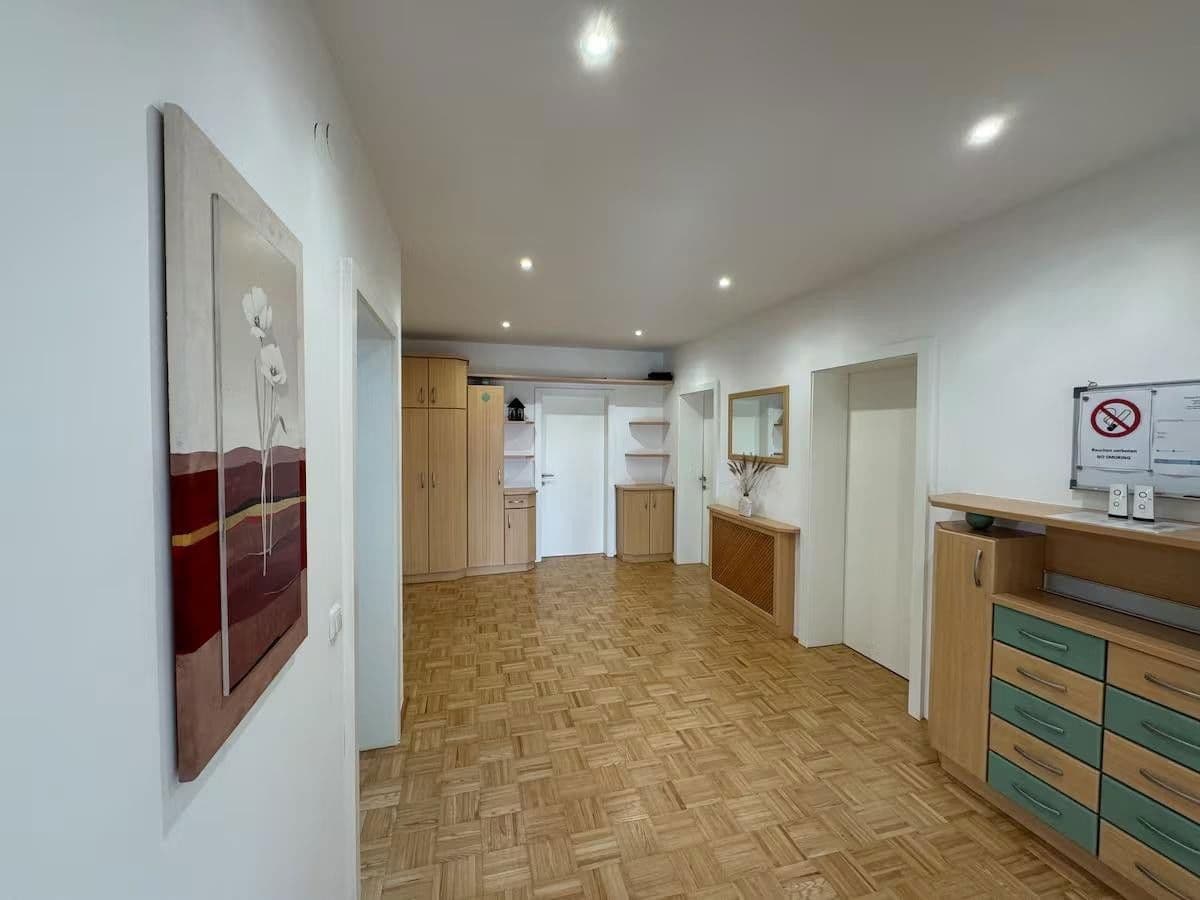 Prenájom bytu 4-izbový 125 m², Auergütlweg 10, Linz, Horné Rakúsko Prenájom bytu 4-izbový 125 m², Auergütlweg 10, Linz, Horné Rakúsko