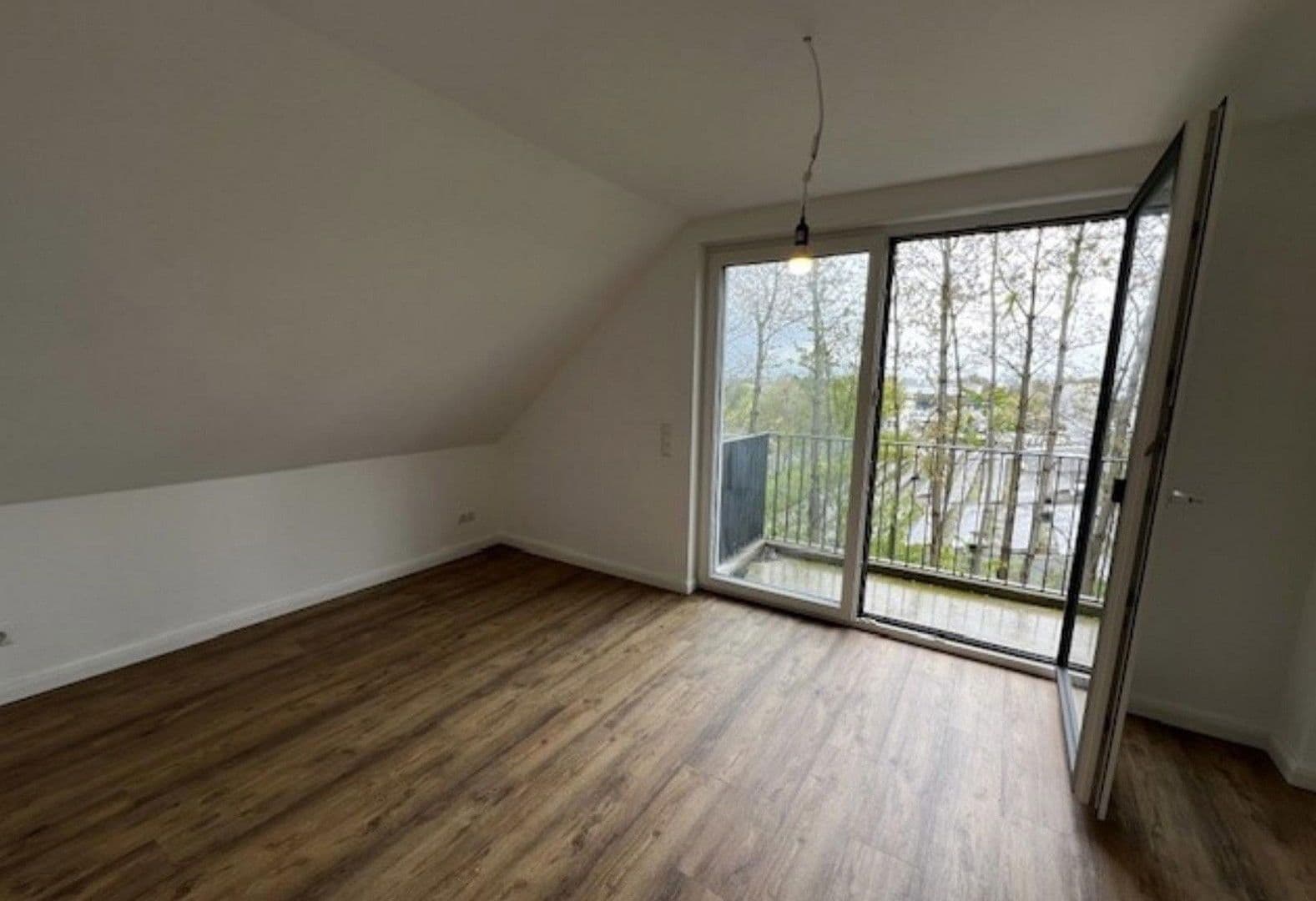 Prenájom bytu 4-izbový 164 m², Sierksdorfer Straße 65, Neustadt in Holstein, Šlezvicko-Holštajnsko Prenájom bytu 4-izbový 164 m², Sierksdorfer Straße 65, Neustadt in Holstein, Šlezvicko-Holštajnsko