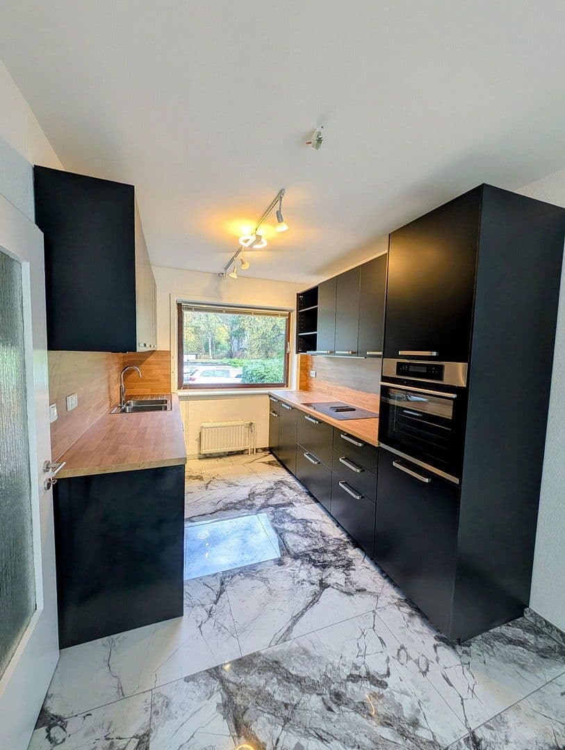 Prenájom bytu 3-izbový 150 m², Am Tangstedter Forst 21, Norderstedt, Šlezvicko-Holštajnsko Prenájom bytu 3-izbový 150 m², Am Tangstedter Forst 21, Norderstedt, Šlezvicko-Holštajnsko