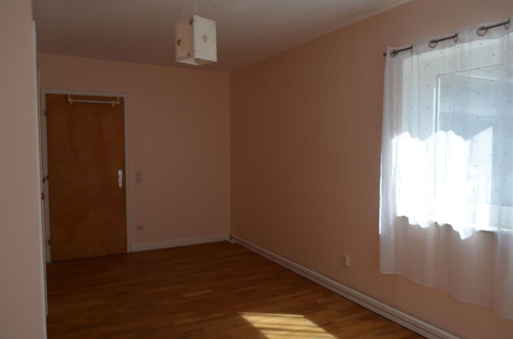 Predaj domu 250 m², pozemek 998 m², Krautgartenweg 3, Neckargemünd, Bádensko-Wurttembersko Predaj domu 250 m², pozemek 998 m², Krautgartenweg 3, Neckargemünd, Bádensko-Wurttembersko