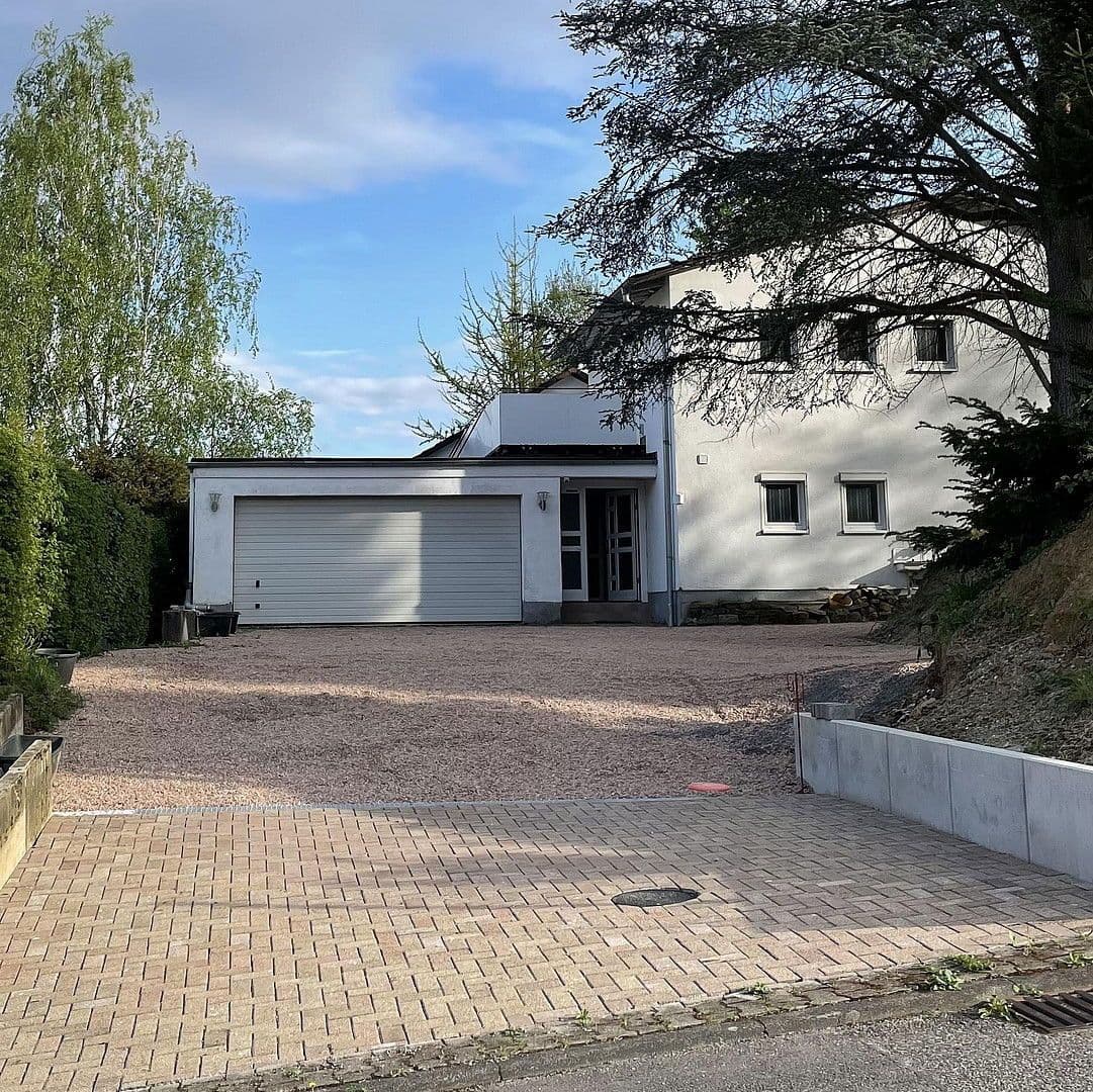 Predaj domu 250 m², pozemek 998 m², Krautgartenweg 3, Neckargemünd, Bádensko-Wurttembersko Predaj domu 250 m², pozemek 998 m², Krautgartenweg 3, Neckargemünd, Bádensko-Wurttembersko