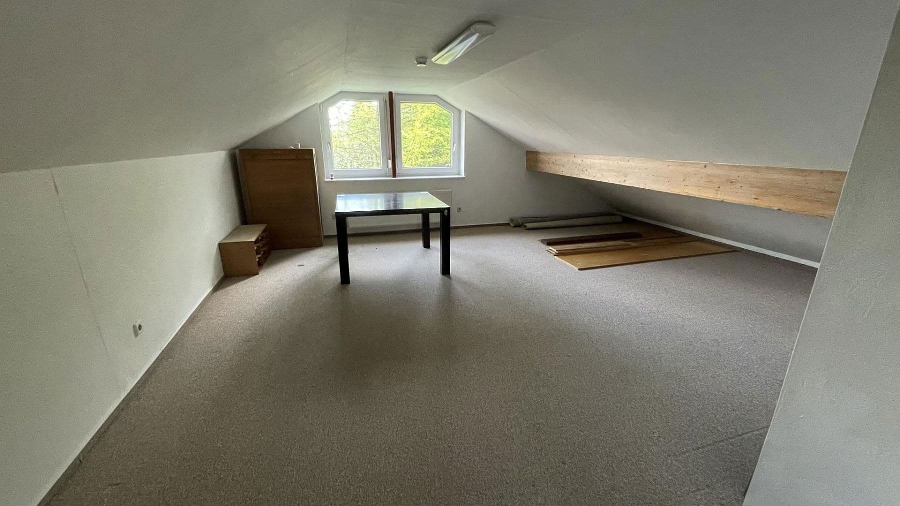 Predaj domu 250 m², pozemek 998 m², Krautgartenweg 3, Neckargemünd, Bádensko-Wurttembersko Predaj domu 250 m², pozemek 998 m², Krautgartenweg 3, Neckargemünd, Bádensko-Wurttembersko