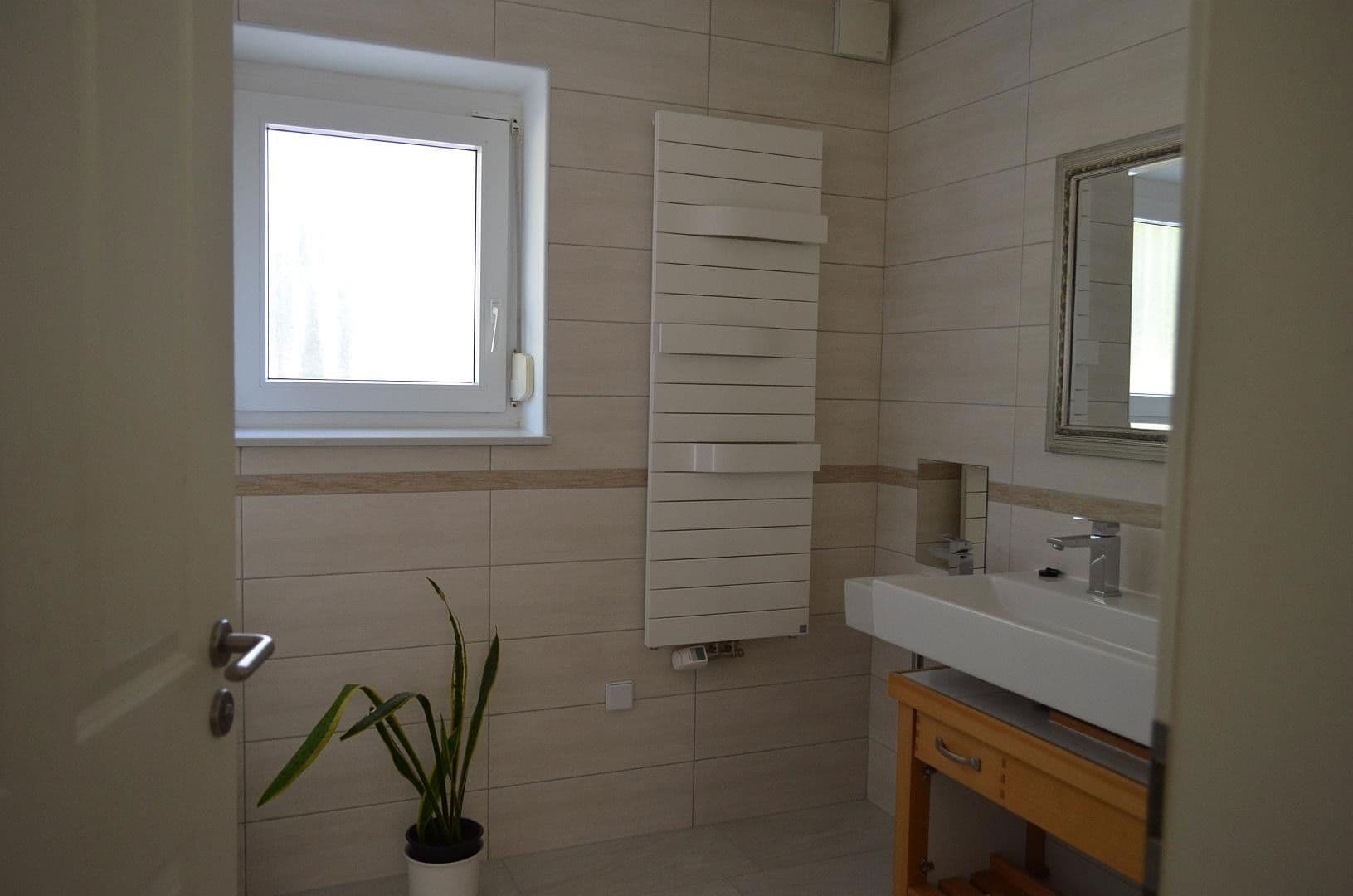 Predaj domu 250 m², pozemek 998 m², Krautgartenweg 3, Neckargemünd, Bádensko-Wurttembersko Predaj domu 250 m², pozemek 998 m², Krautgartenweg 3, Neckargemünd, Bádensko-Wurttembersko