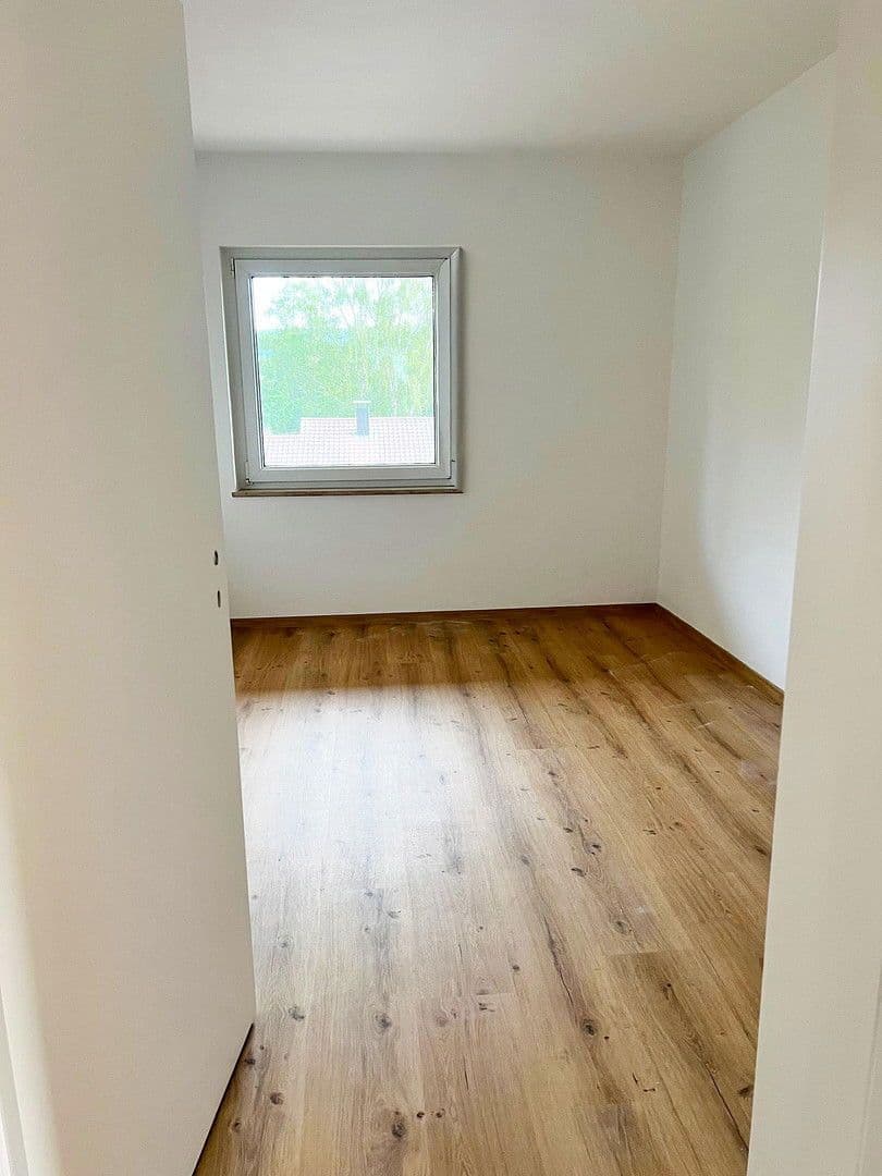 Prenájom bytu 4-izbový 88 m², Eichbrunnenweg 13, Weißenburg in Bayern, Bavorsko Prenájom bytu 4-izbový 88 m², Eichbrunnenweg 13, Weißenburg in Bayern, Bavorsko