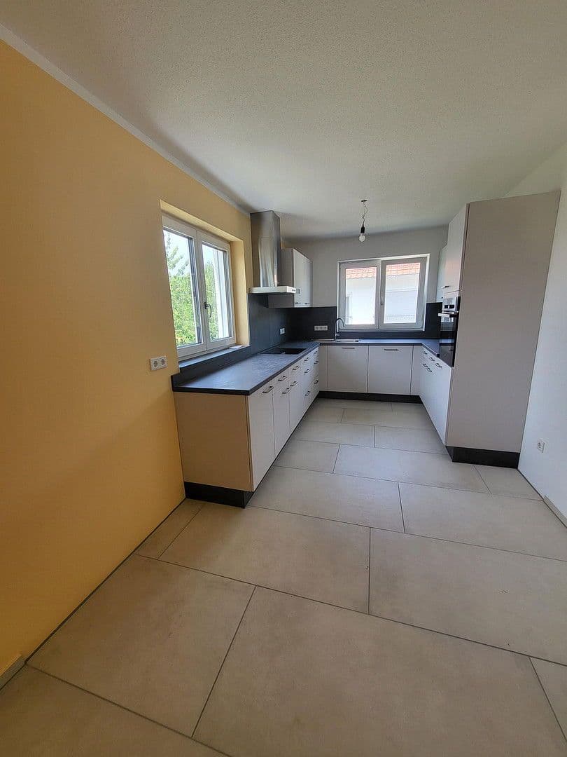 Prenájom domu 145 m², pozemek 500 m², Pfaffenhofen, Bavorsko Prenájom domu 145 m², pozemek 500 m², Pfaffenhofen, Bavorsko