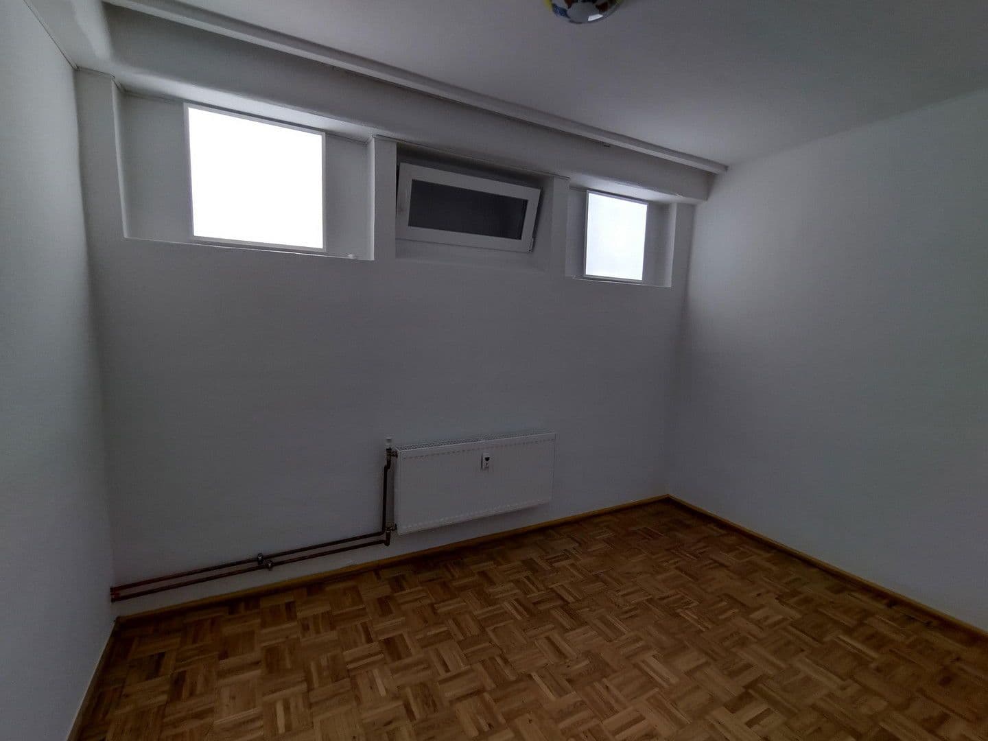Prenájom bytu 3-izbový 119 m², Schwimmbadstraße 7, Bad Herrenalb, Bádensko-Wurttembersko Prenájom bytu 3-izbový 119 m², Schwimmbadstraße 7, Bad Herrenalb, Bádensko-Wurttembersko