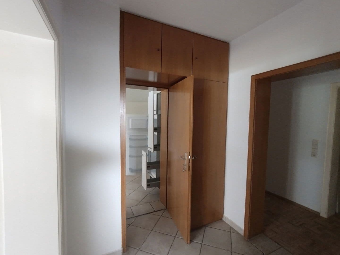 Prenájom bytu 3-izbový 119 m², Schwimmbadstraße 7, Bad Herrenalb, Bádensko-Wurttembersko Prenájom bytu 3-izbový 119 m², Schwimmbadstraße 7, Bad Herrenalb, Bádensko-Wurttembersko