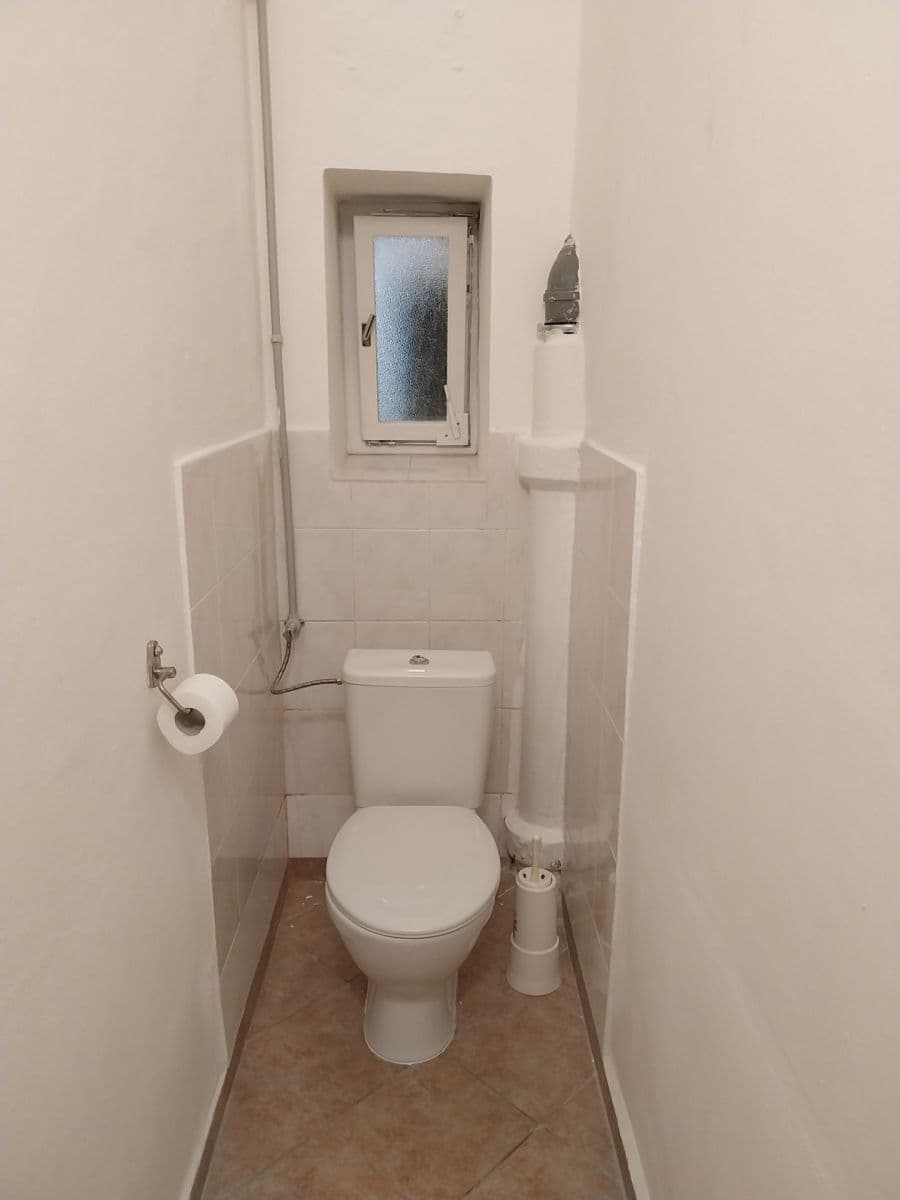 Prenájom bytu 2-izbový 50 m², Hronovická, Pardubice, Pardubický kraj Prenájom bytu 2-izbový 50 m², Hronovická, Pardubice, Pardubický kraj