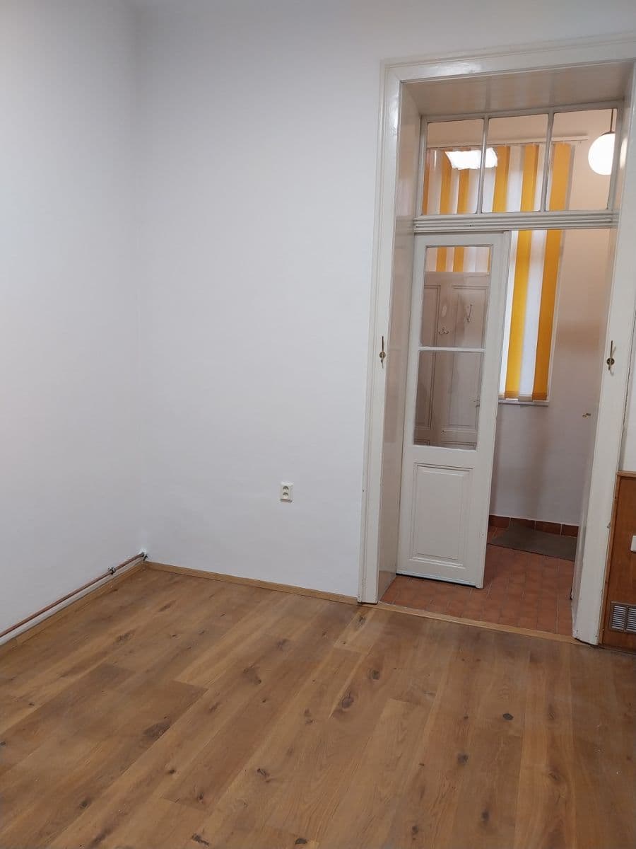 Prenájom bytu 2-izbový 50 m², Hronovická, Pardubice, Pardubický kraj Prenájom bytu 2-izbový 50 m², Hronovická, Pardubice, Pardubický kraj