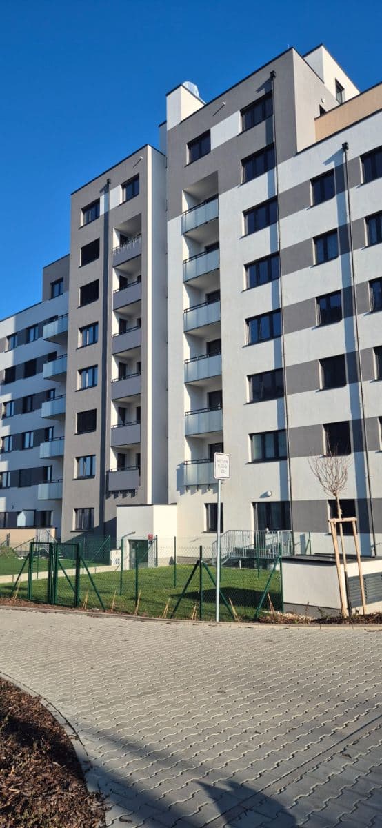 Prenájom bytu 2-izbový 44 m², Fabiánové, Praha, Praha Prenájom bytu 2-izbový 44 m², Fabiánové, Praha, Praha