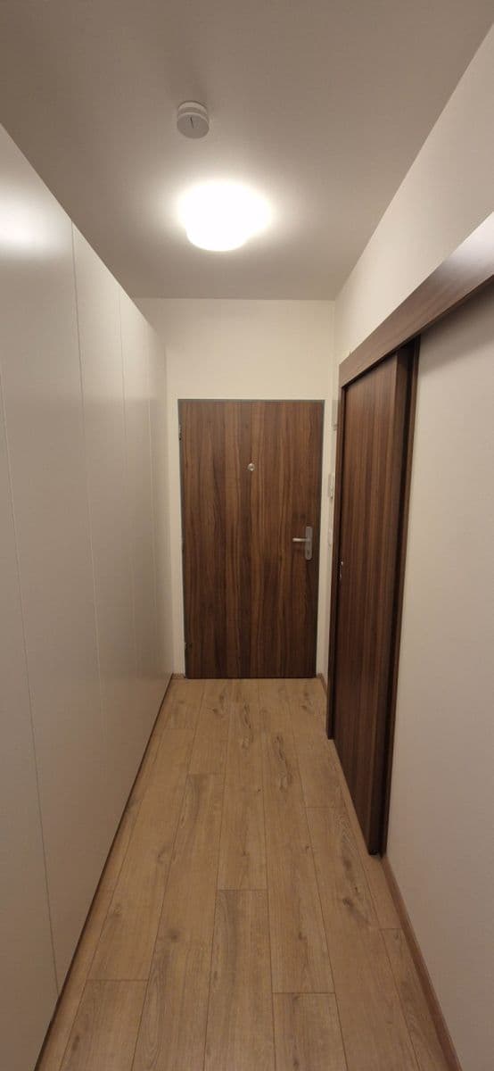 Prenájom bytu 2-izbový 44 m², Fabiánové, Praha, Praha Prenájom bytu 2-izbový 44 m², Fabiánové, Praha, Praha