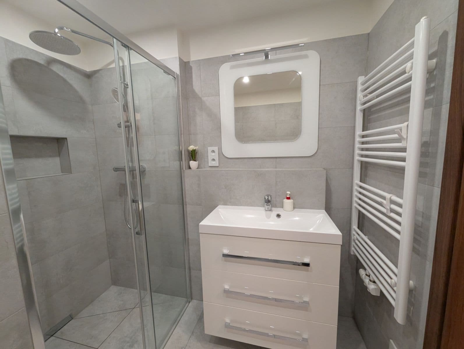 Prenájom bytu 2-izbový 44 m², Fabiánové, Praha, Praha Prenájom bytu 2-izbový 44 m², Fabiánové, Praha, Praha