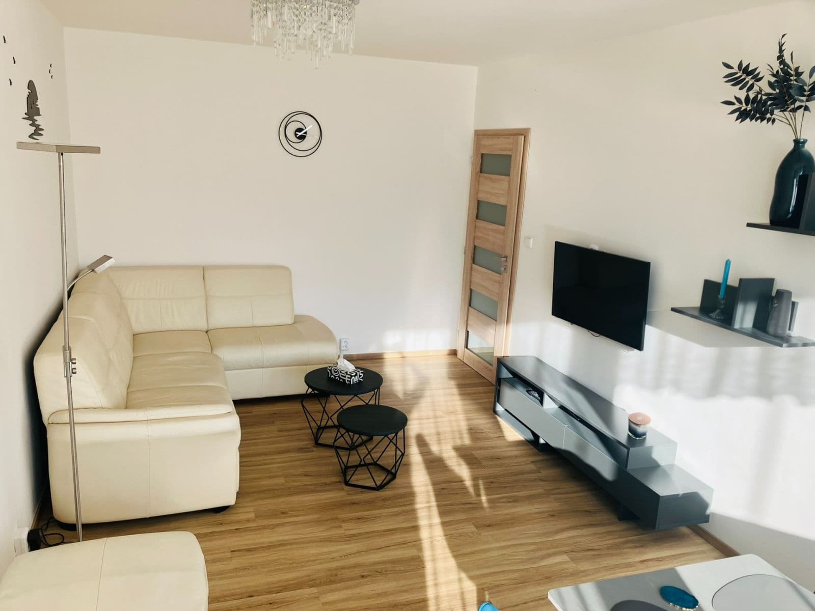 Prenájom bytu 3-izbový 74 m², U Sluncové, Praha, Praha Prenájom bytu 3-izbový 74 m², U Sluncové, Praha, Praha