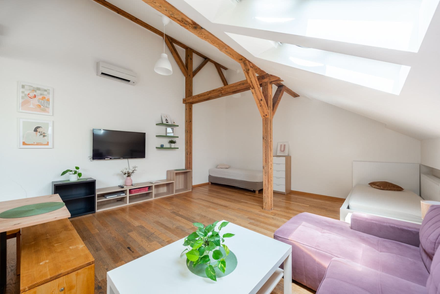 Prenájom bytu 147 m², Těšnov, Praha, Praha Prenájom bytu 147 m², Těšnov, Praha, Praha