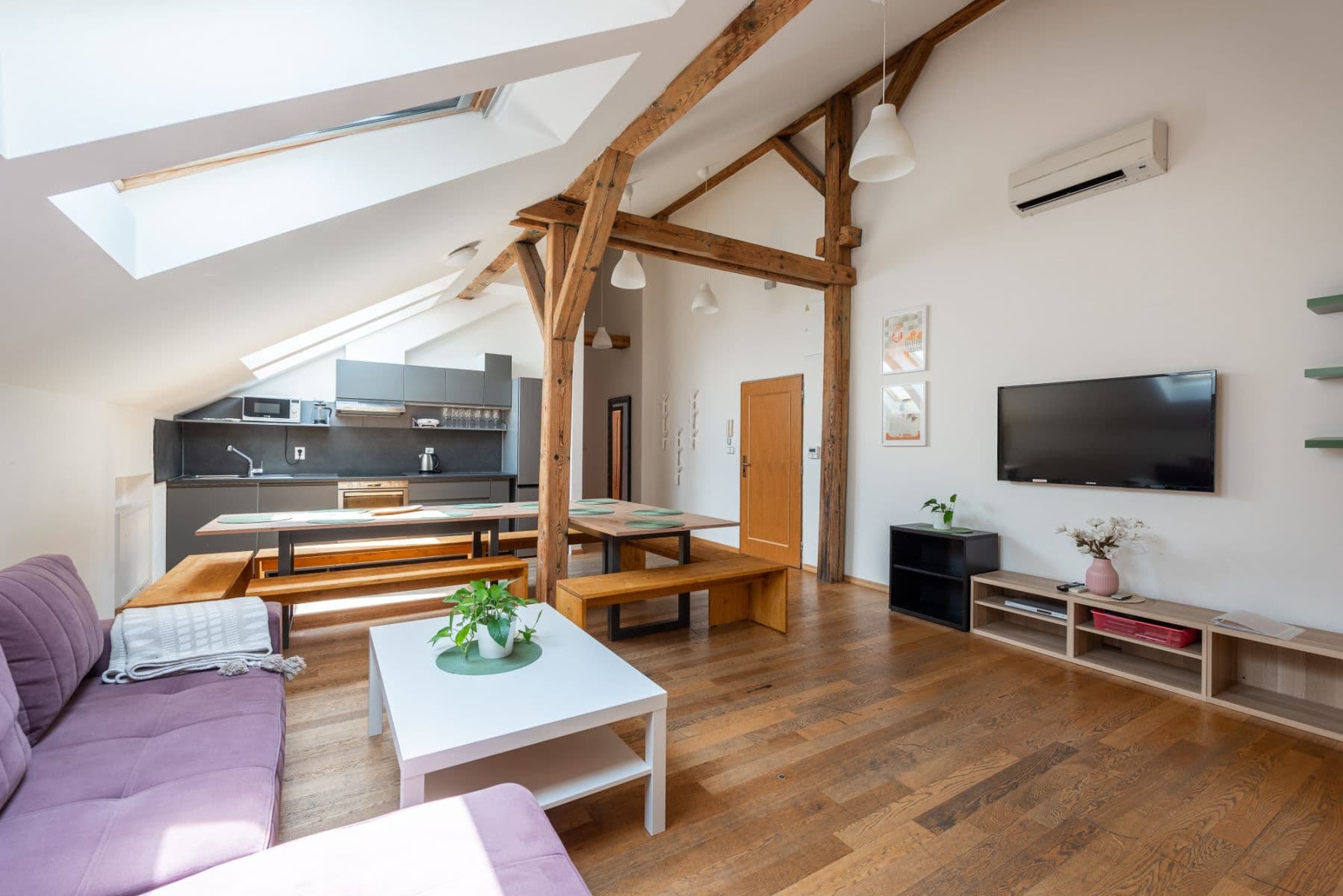 Prenájom bytu 147 m², Těšnov, Praha, Praha Prenájom bytu 147 m², Těšnov, Praha, Praha