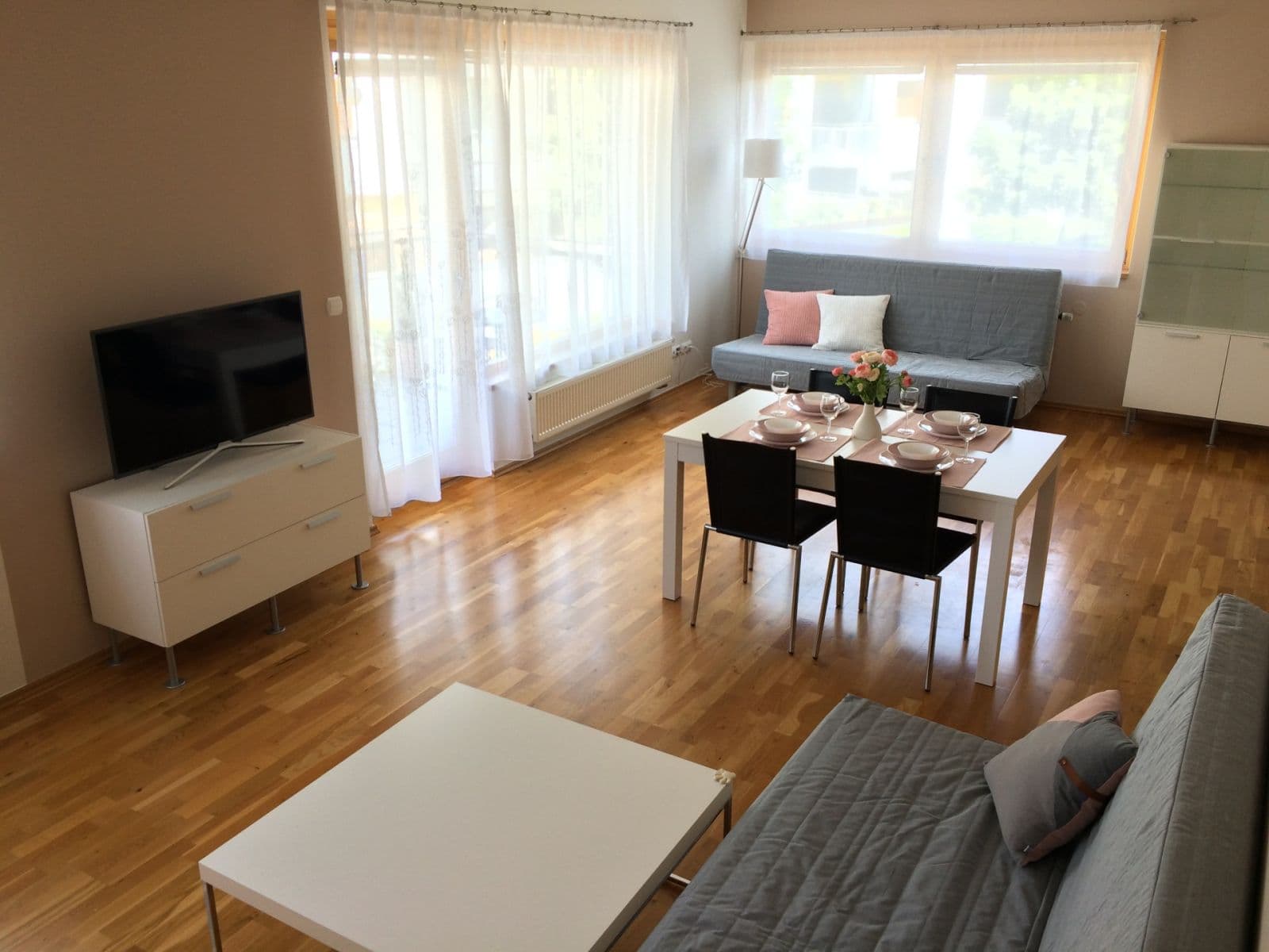 Prenájom bytu 2-izbový 72 m², Tibetská, Praha, Praha Prenájom bytu 2-izbový 72 m², Tibetská, Praha, Praha