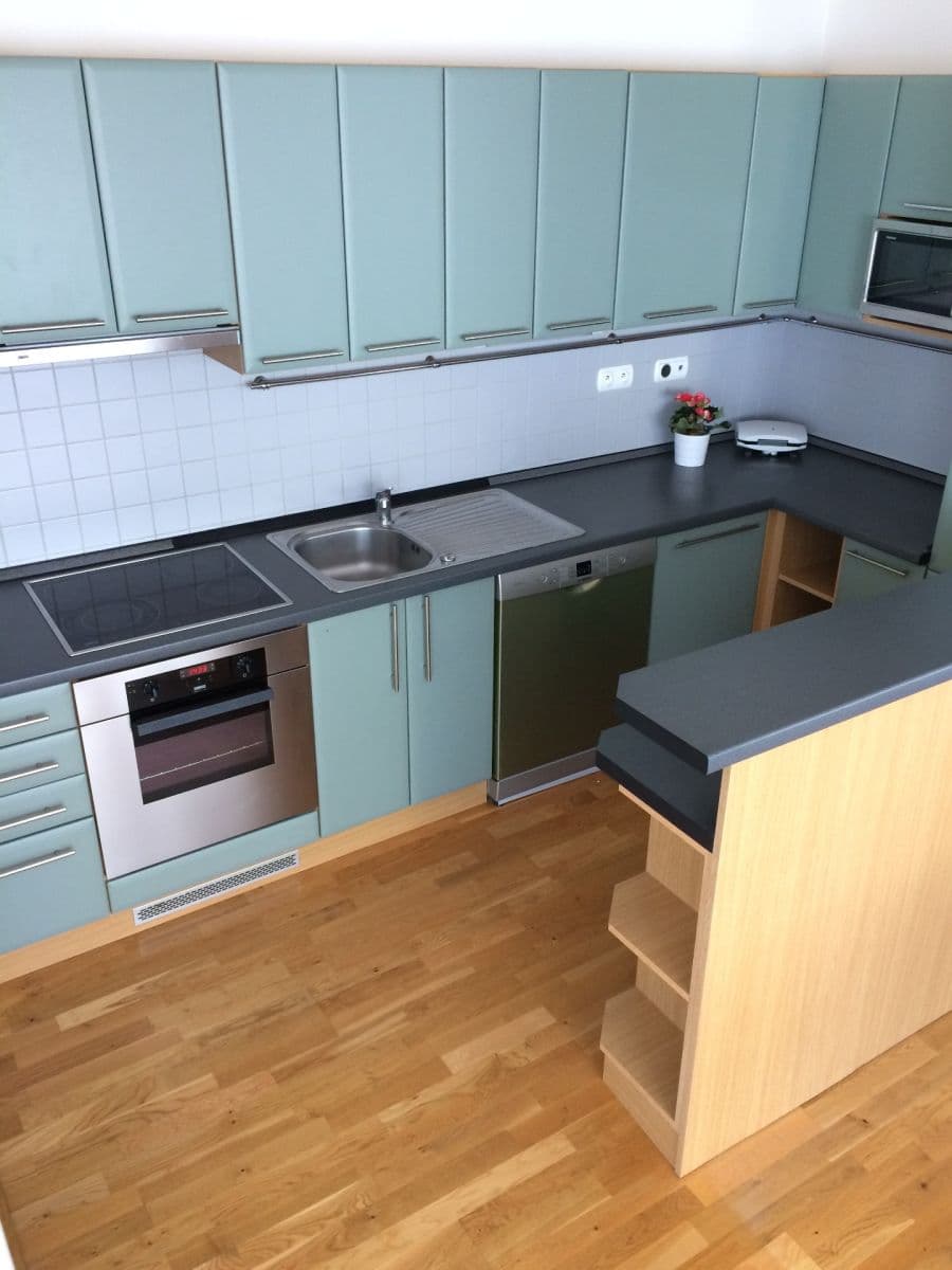 Prenájom bytu 2-izbový 72 m², Tibetská, Praha, Praha Prenájom bytu 2-izbový 72 m², Tibetská, Praha, Praha