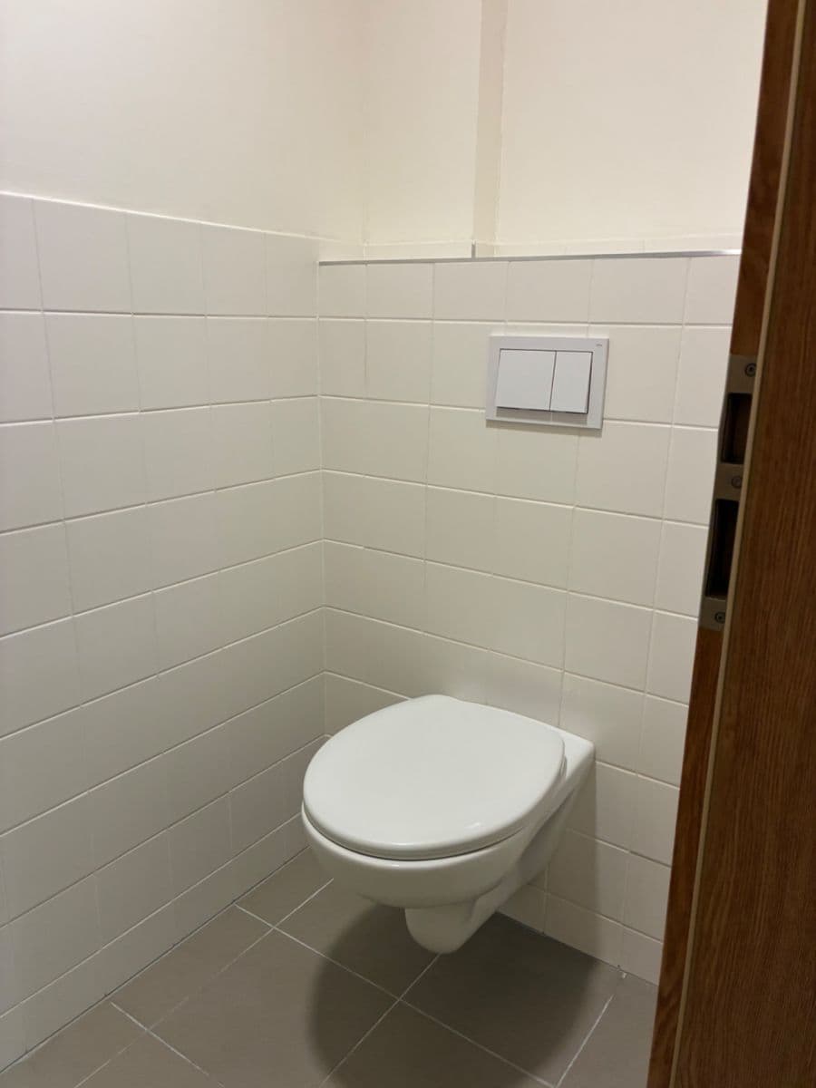 Prenájom bytu 2-izbový 92 m², Pod Dvorem, Praha, Praha Prenájom bytu 2-izbový 92 m², Pod Dvorem, Praha, Praha