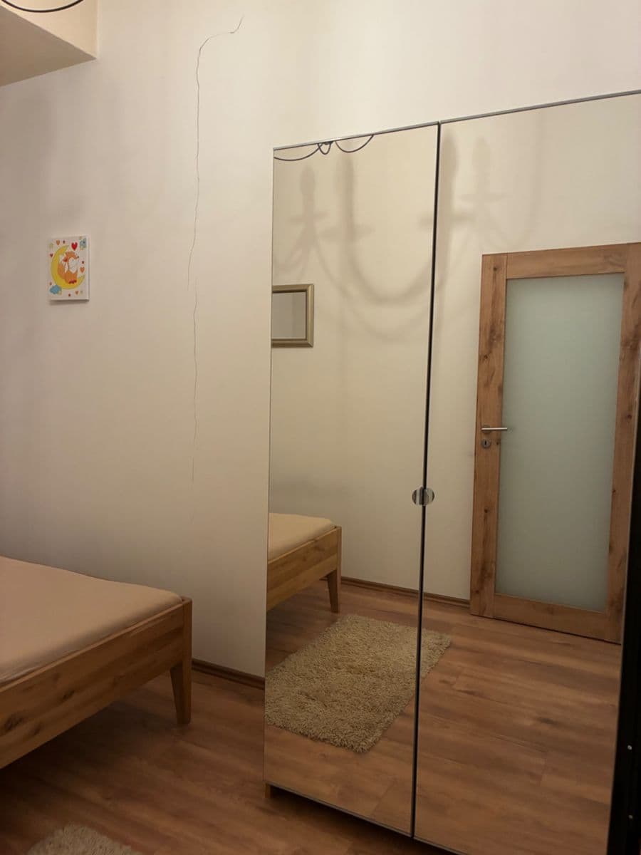 Prenájom bytu 2-izbový 43 m², Pod Dvorem, Praha, Praha Prenájom bytu 2-izbový 43 m², Pod Dvorem, Praha, Praha