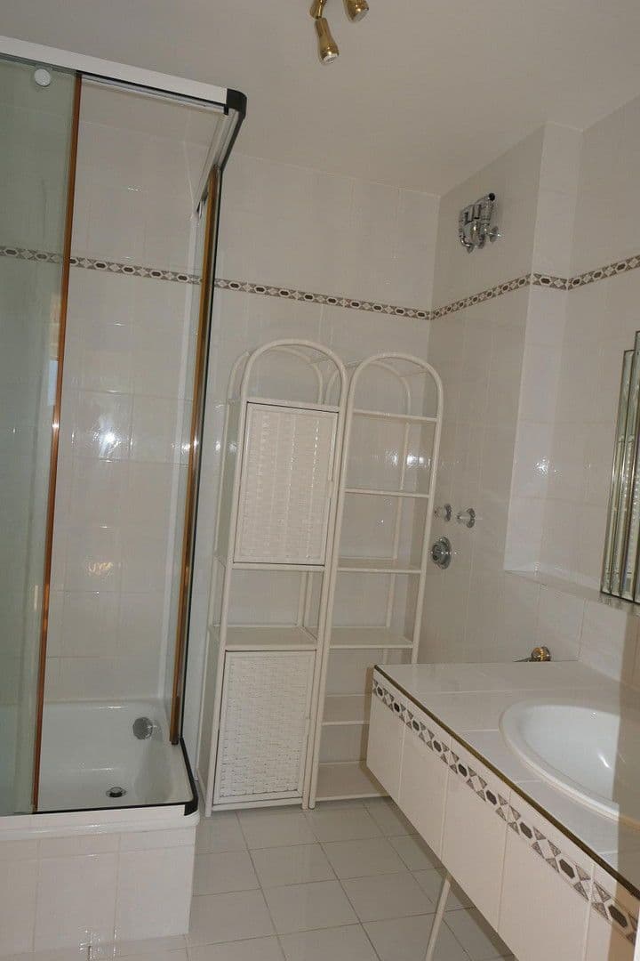 Prenájom bytu 2-izbový 86 m², München, Bavorsko Prenájom bytu 2-izbový 86 m², München, Bavorsko