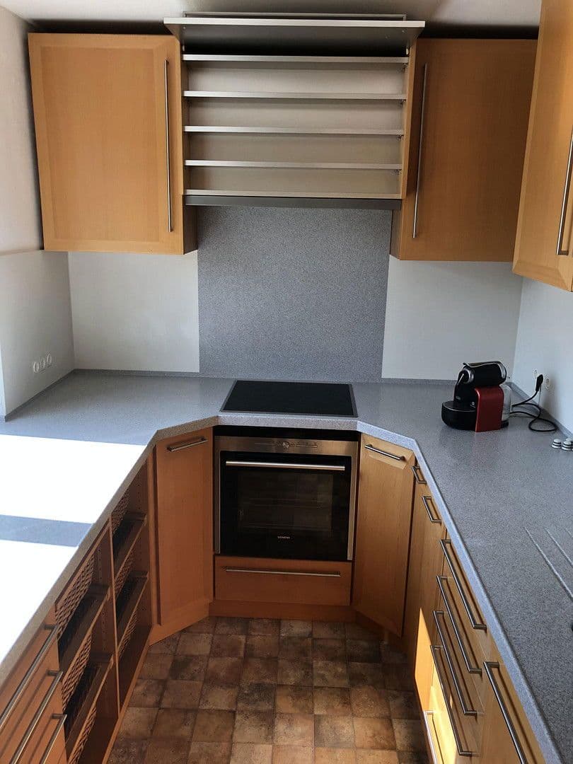 Prenájom bytu 2-izbový 86 m², München, Bavorsko Prenájom bytu 2-izbový 86 m², München, Bavorsko