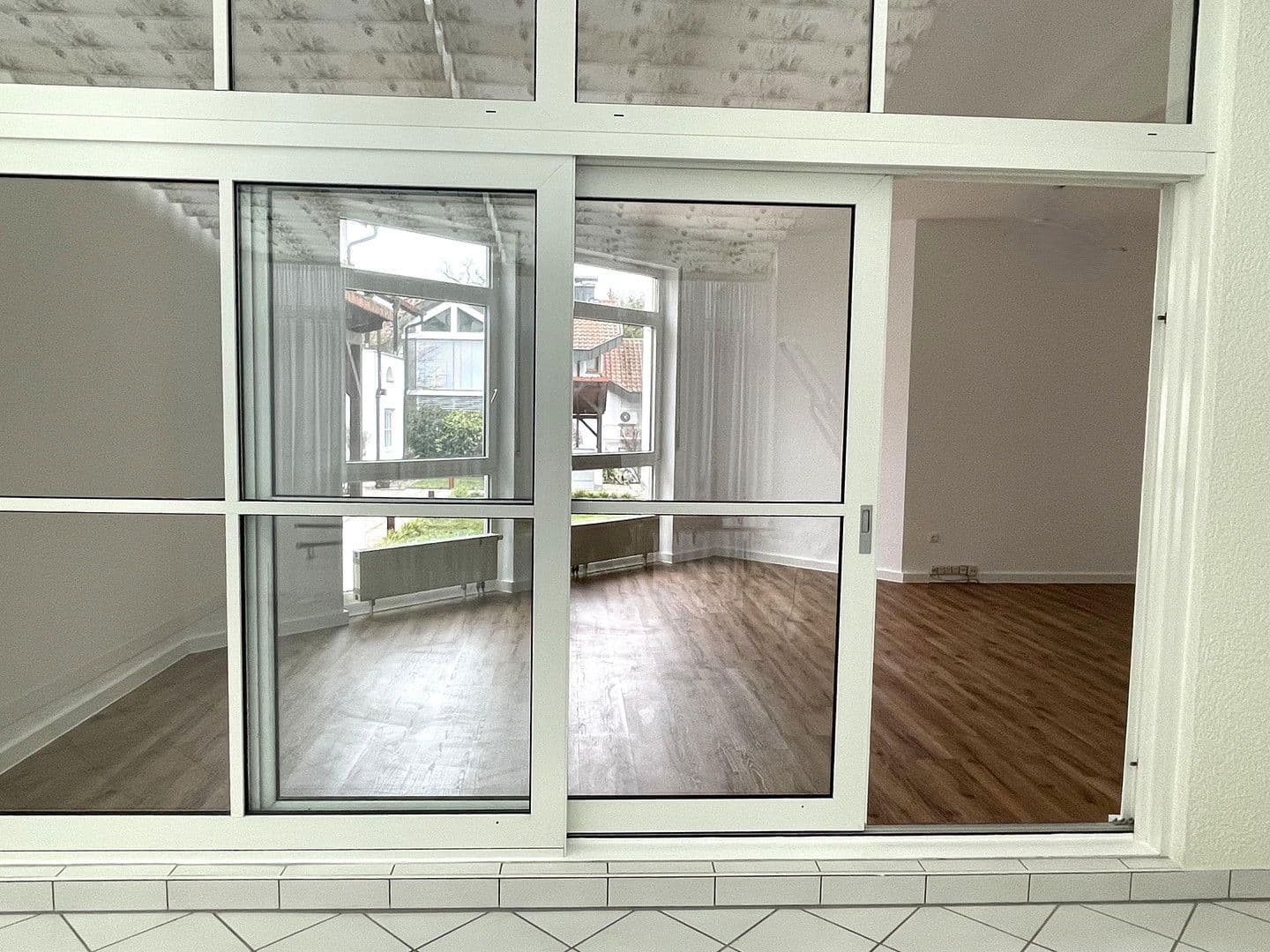 Prenájom bytu 3-izbový 100 m², Dreieich, Hesensko Prenájom bytu 3-izbový 100 m², Dreieich, Hesensko