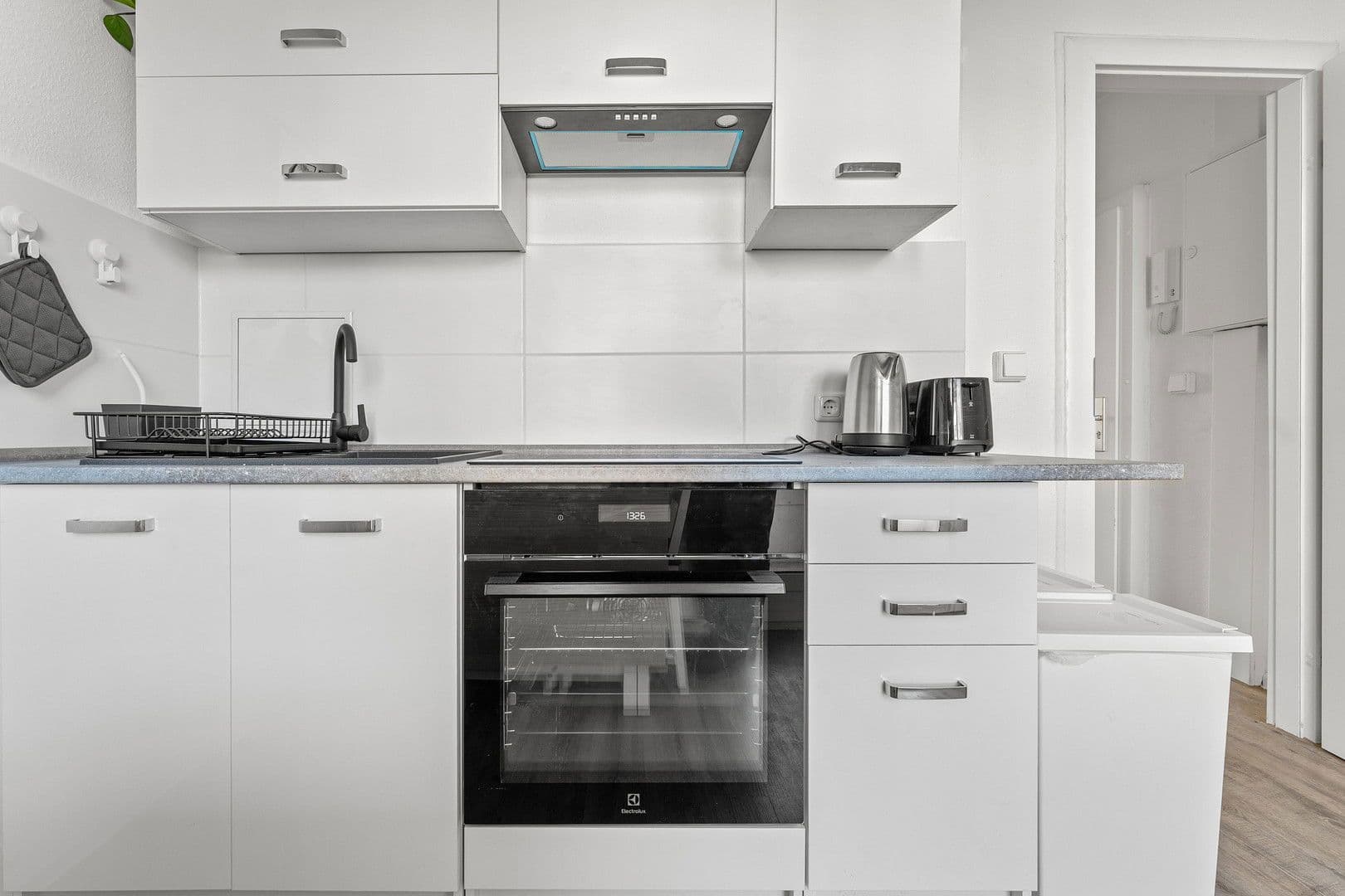 Prenájom bytu 1-izbový 38 m², Berlin, Berlín Prenájom bytu 1-izbový 38 m², Berlin, Berlín