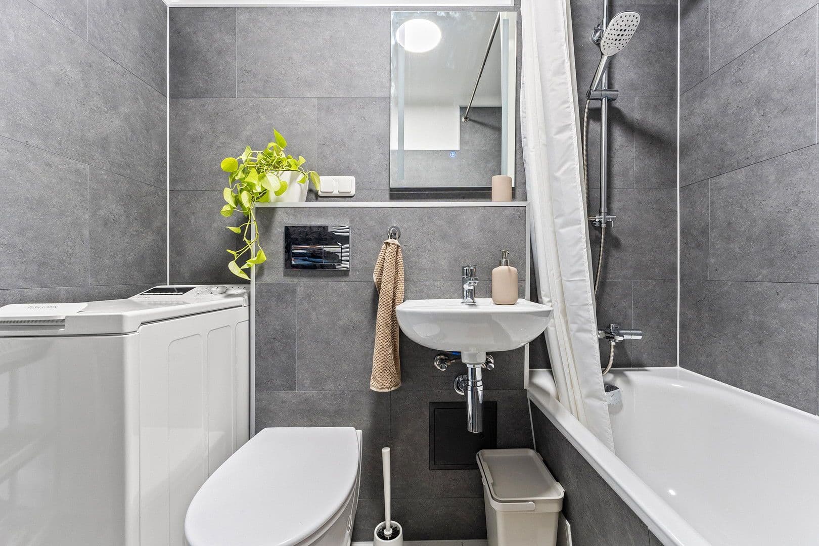 Prenájom bytu 1-izbový 38 m², Berlin, Berlín Prenájom bytu 1-izbový 38 m², Berlin, Berlín