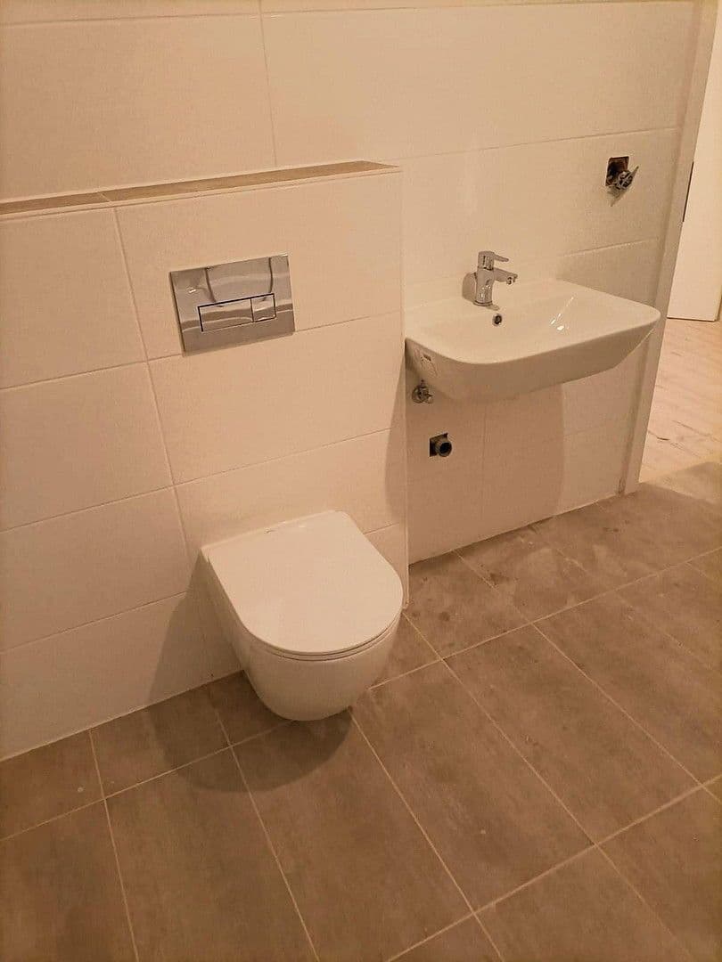 Prenájom bytu 3-izbový 75 m², Käthe-Kollwitz-Str. 17, Apolda, Durínsko Prenájom bytu 3-izbový 75 m², Käthe-Kollwitz-Str. 17, Apolda, Durínsko