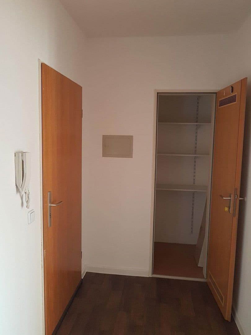 Prenájom bytu 3-izbový 80 m², Bonn, Severné Porýnie - Westfálsko Prenájom bytu 3-izbový 80 m², Bonn, Severné Porýnie - Westfálsko