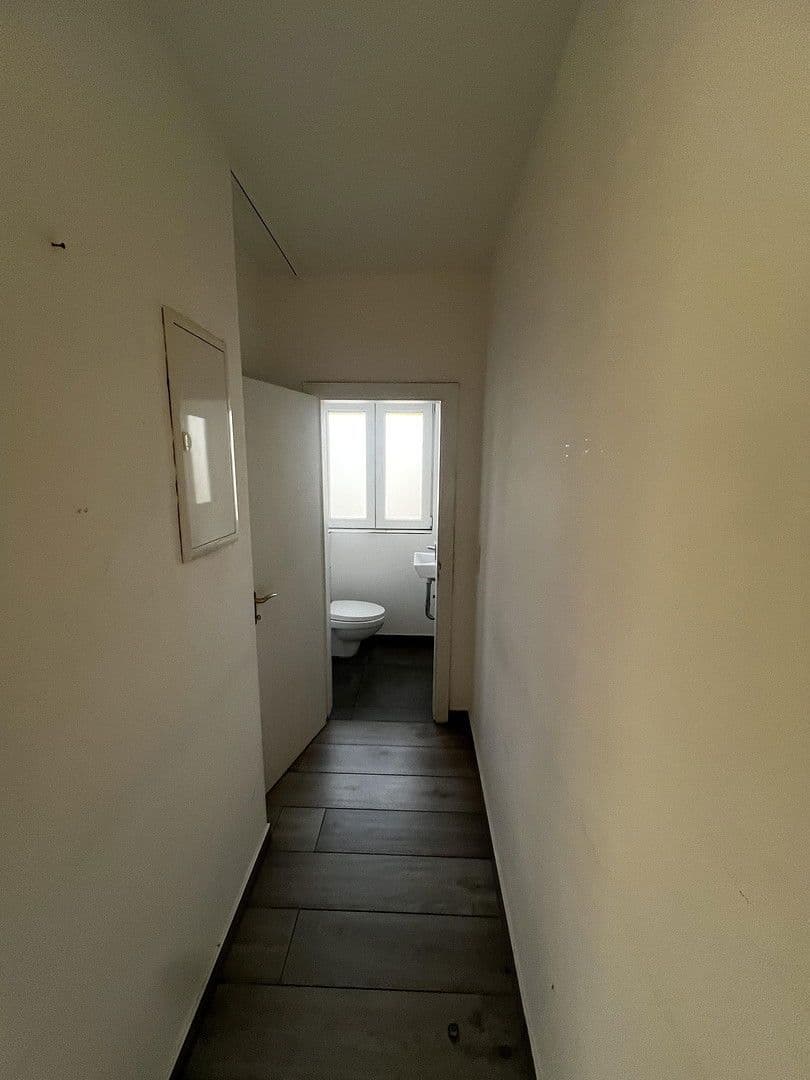 Prenájom bytu 4-izbový 120 m², An der Heringsmühle, Saarbrücken, Sársko Prenájom bytu 4-izbový 120 m², An der Heringsmühle, Saarbrücken, Sársko