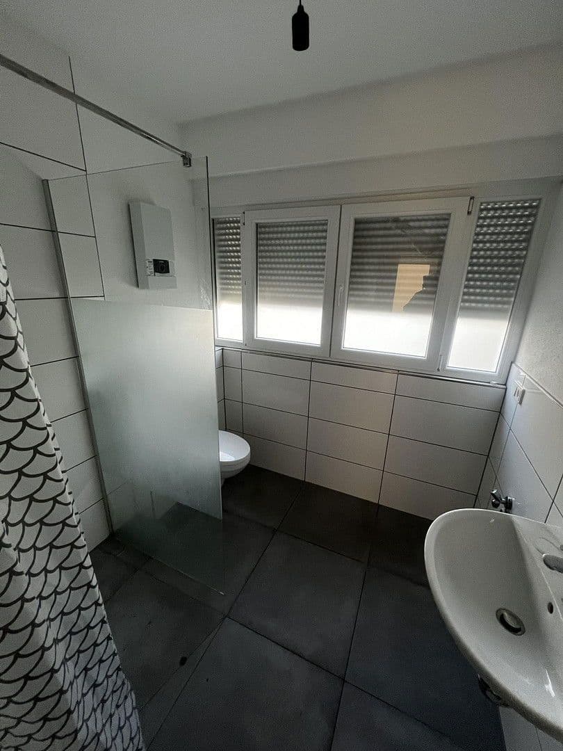 Prenájom bytu 4-izbový 120 m², An der Heringsmühle, Saarbrücken, Sársko Prenájom bytu 4-izbový 120 m², An der Heringsmühle, Saarbrücken, Sársko