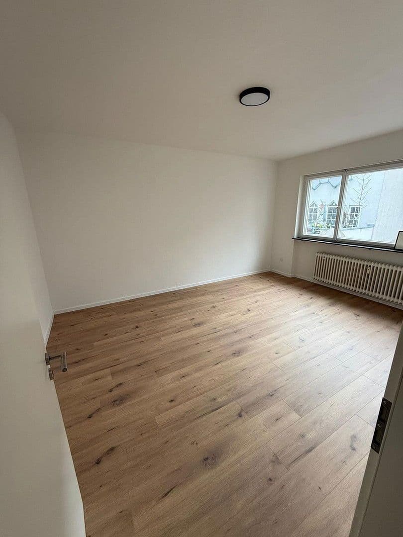 Prenájom bytu 2-izbový 60 m², Peter Henlein Straße 78, Nürnberg, Bavorsko Prenájom bytu 2-izbový 60 m², Peter Henlein Straße 78, Nürnberg, Bavorsko