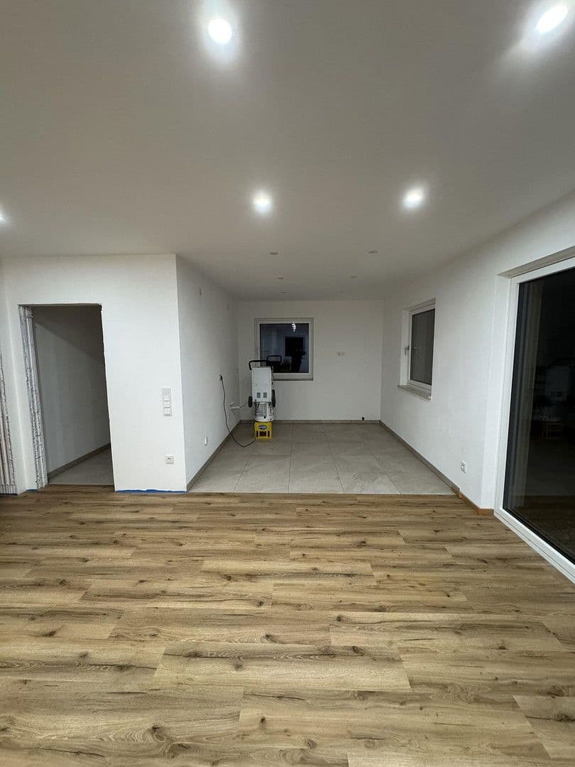 Prenájom bytu 3-izbový 93 m², Ehekirchen, Bavorsko Prenájom bytu 3-izbový 93 m², Ehekirchen, Bavorsko