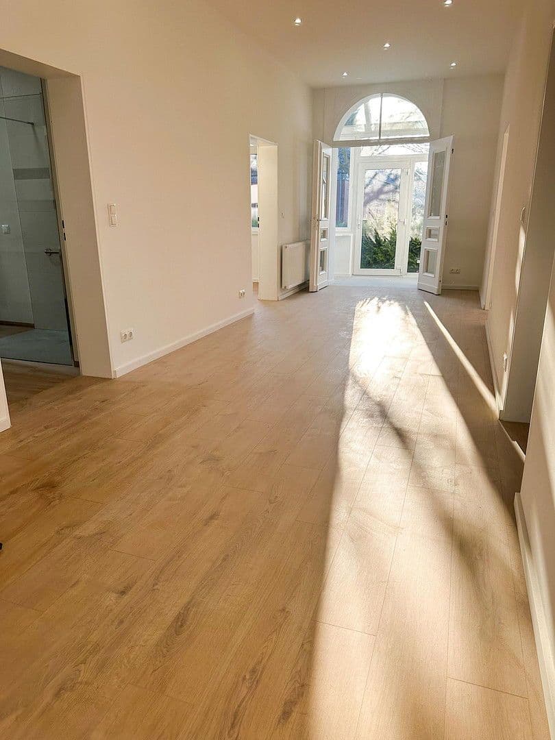 Predaj bytu 4-izbový 130 m², Hannover, Dolné Sasko Predaj bytu 4-izbový 130 m², Hannover, Dolné Sasko