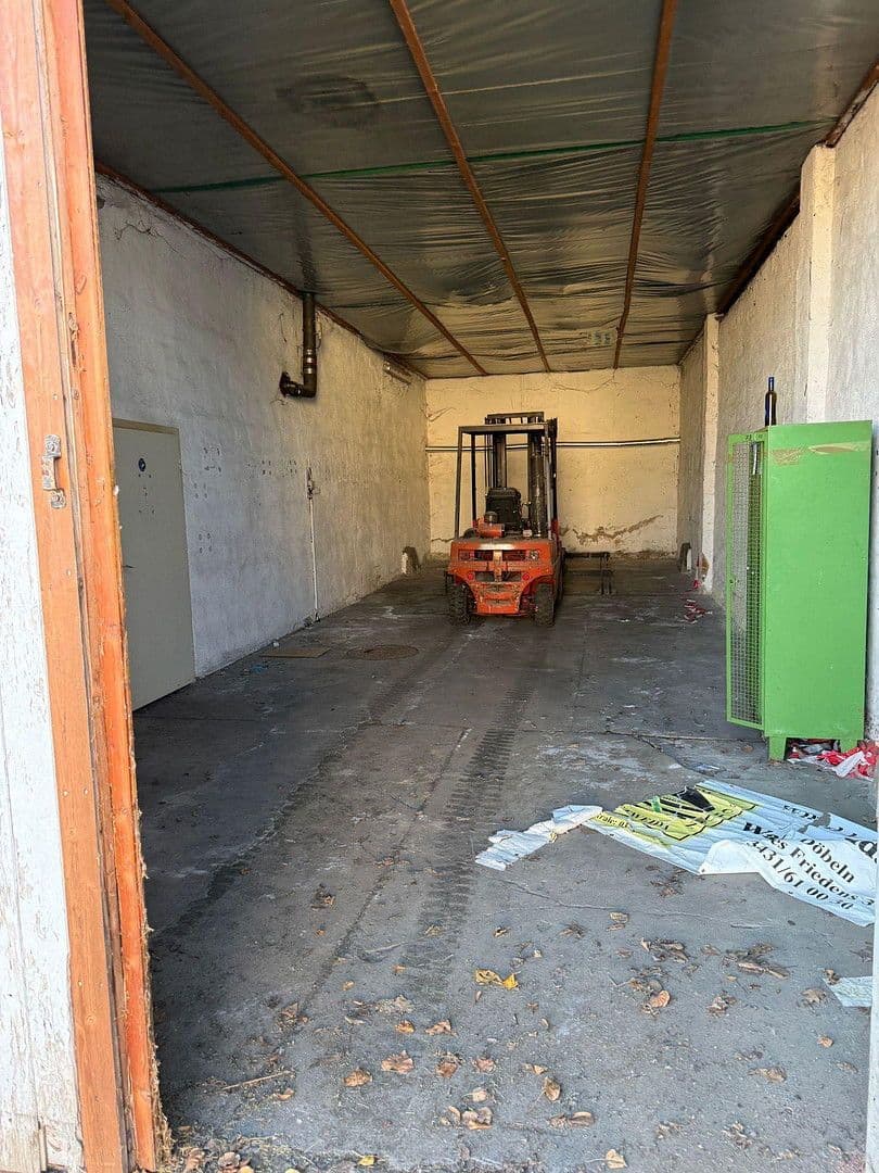 Prenájom garáže 84 m², Mutzschener Bahnhofstraße 77, Grimma, Sasko Prenájom garáže 84 m², Mutzschener Bahnhofstraße 77, Grimma, Sasko